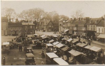 POSTAL DE INGLATERRA. MARKET SQUARE ST. NETOS. POSTAL FOTOGRAFICA
