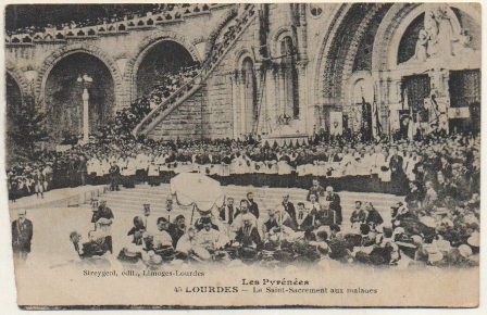 POSTAL DE FRANCIA. LES PYRÉNÉES. LOURDES. LE SAINT-SACREMENTS AUX MALADES