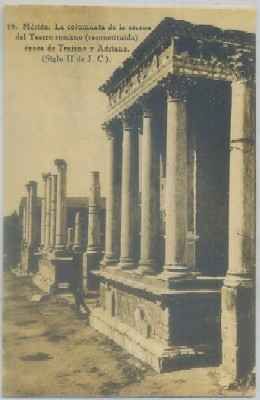 POSTAL ANTIGUA DE MERIDA. LA COLUMNATA DE LA ESCENA DEL TEATRO ROMANO Nº 16