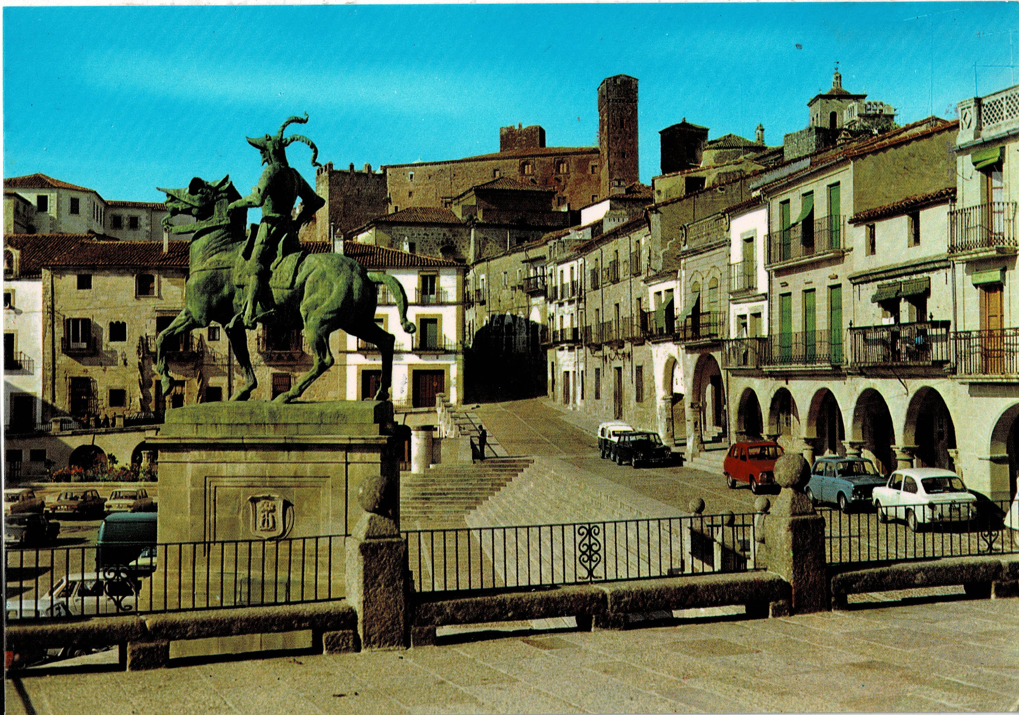 POSTAL MODERNA DE EXTREMADURA. TRUJILLO. PLAZA MAYOR. MONUMENTO A PIZARRO
