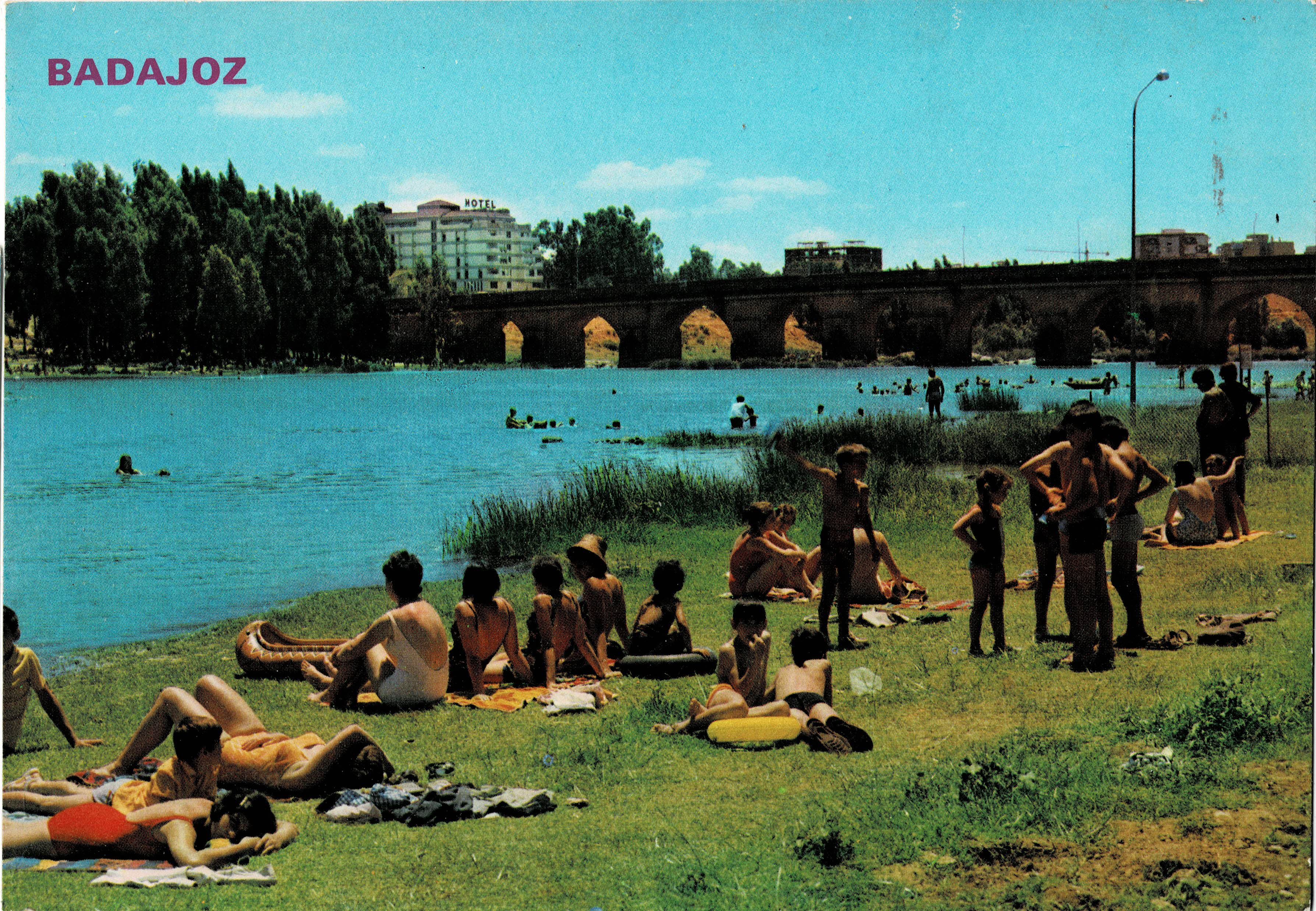 POSTAL MODERNA DE EXTREMADURA. BADAJOZ. PLAYA DEL RIO GUADIANA