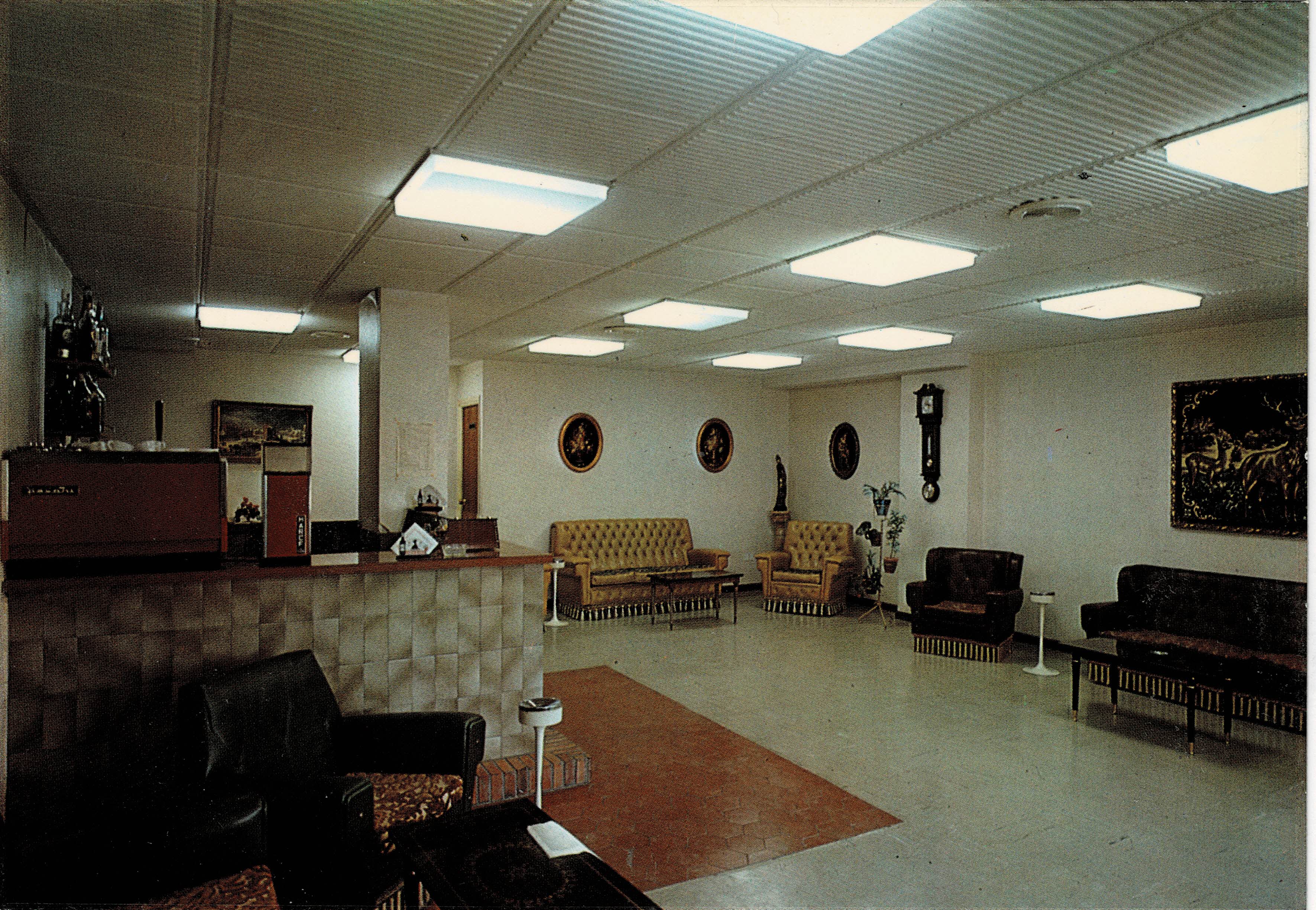 POSTAL MODERNA DE EXTREMADURA. BADAJOZ. HOTEL CONDE DUQUE SALON CAFETERIA