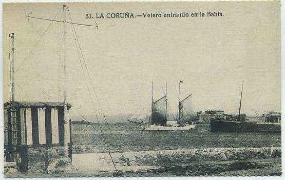 POSTAL ANTIGUA DE GALICIA (REPRODUCCION): CORUÑA. VELERO ENTRANDO EN LA BAHIA