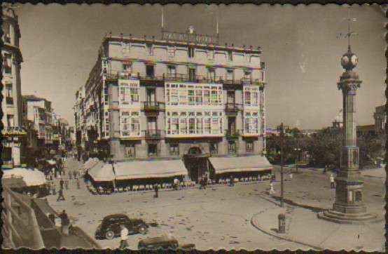 POSTAL DE LA CORUÑA. CALLE REAL Y OBELISCO.