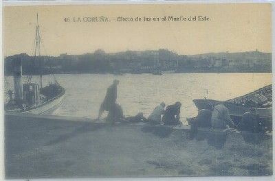POSTAL ANTIGUA DE CORUÑA. EFECTO DE LUZ EN EL MUELLE DEL ESTE Nº 46