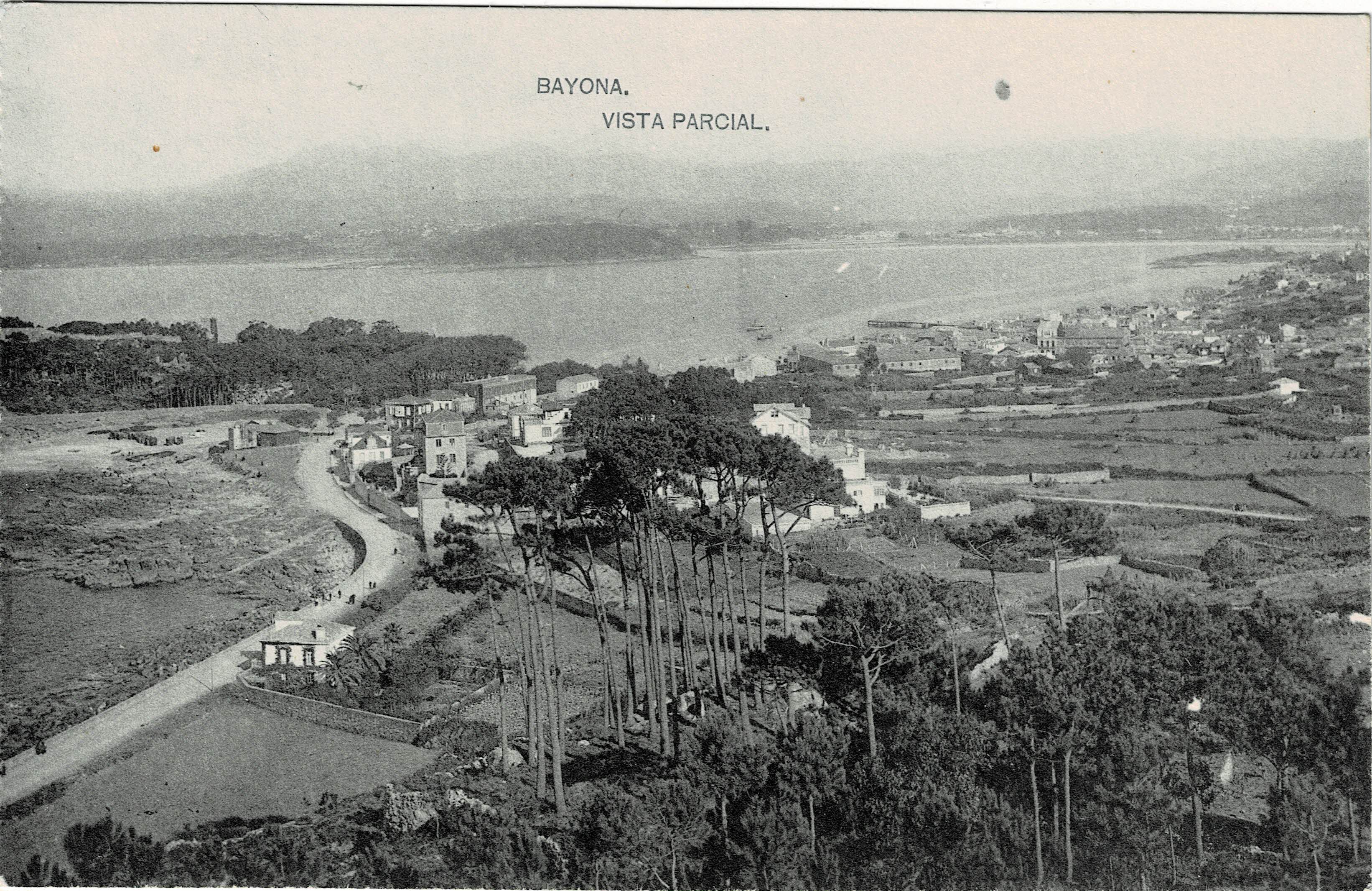 POSTAL DE BAYONA. VISTA PARCIAL.