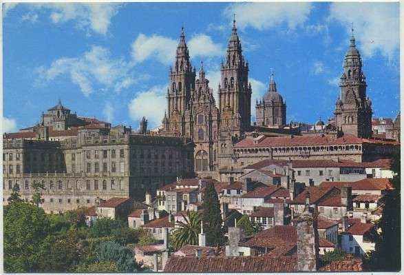 POSTAL DE SANTIAGO DE COMPOSTELA - CATEDRAL DESDE EL PASEO DE LA HERRADURA Nº 21