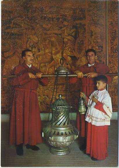 POSTAL DE SANTIAGO DE COMPOSTELA - CATEDRAL. BOTAFUMEIRO Nº 2028