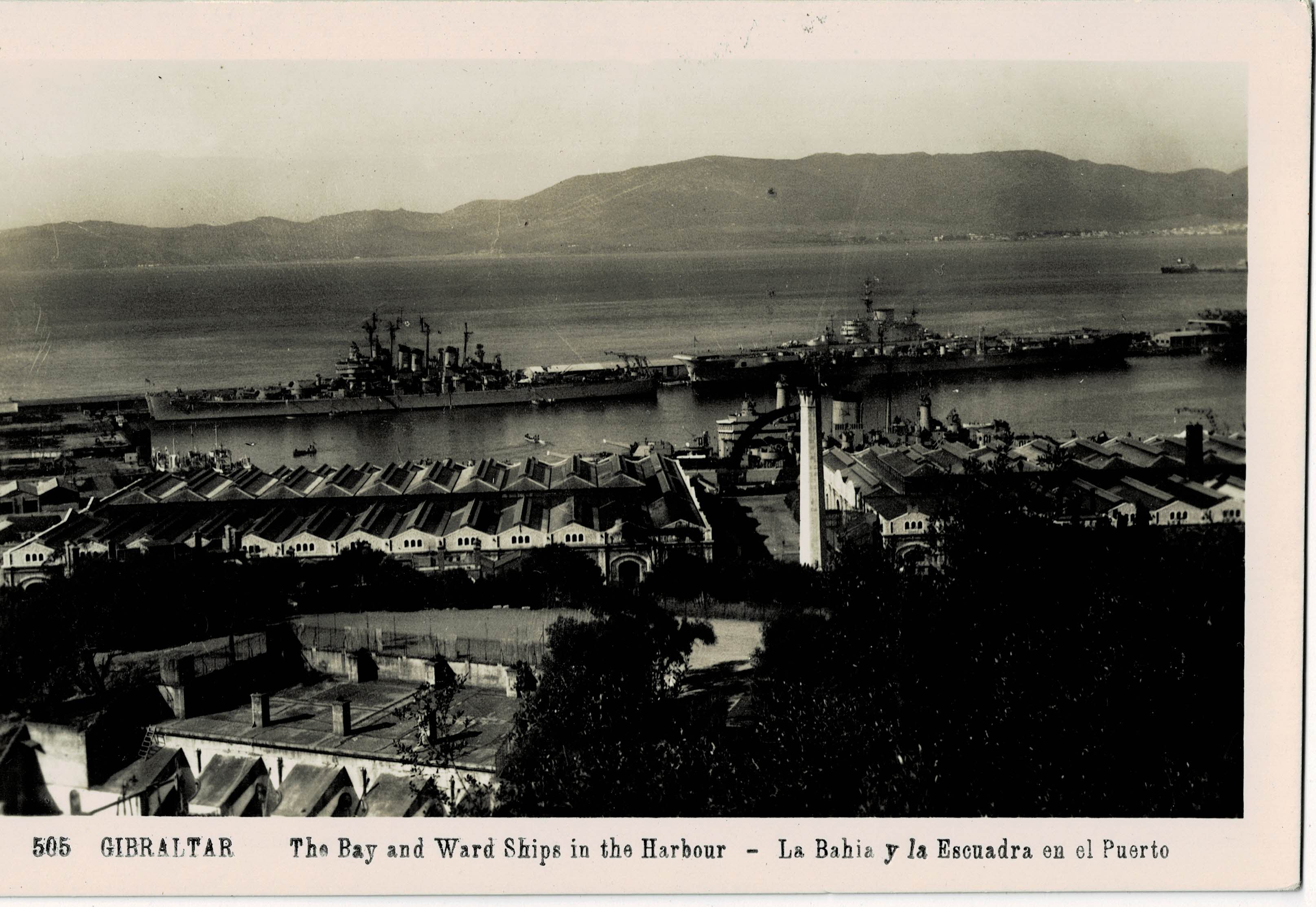 POSTAL ANTIGUA DE GIBRALTAR. LA BAHIA Y LA ESCUADRA EN EL PUERTO