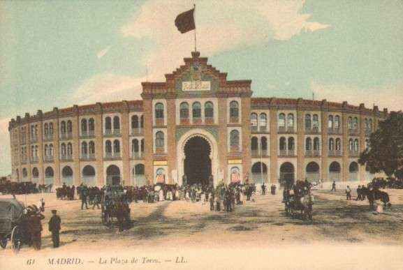 POSTAL ANTIGUA DE MADRID. LA PLAZA DE TOROS.