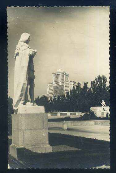 POSTAL DE MADRID - JARDINES DE SABATINI ( AL FONDO EDIFICIO ESPAÑA ) Nº 39