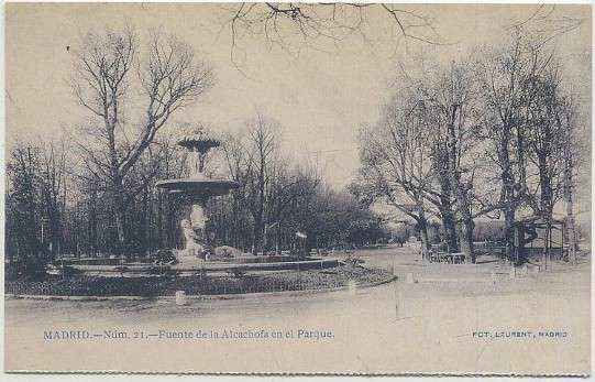 POSTAL ANTIGUA MADRID (REPRODUCCION): FUENTE DE LA ALCACHOFA EN EL PARQUE