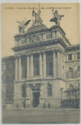 POSTAL ANTIGUA DE MADRID. FACHADA PRINCIPAL DEL MINISTERIO DE FOMENTO