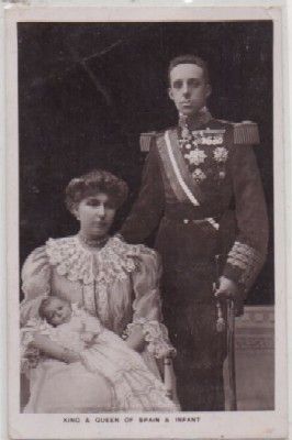 POSTAL DE THE KING & QUEEN OF SPAIN & INFANT