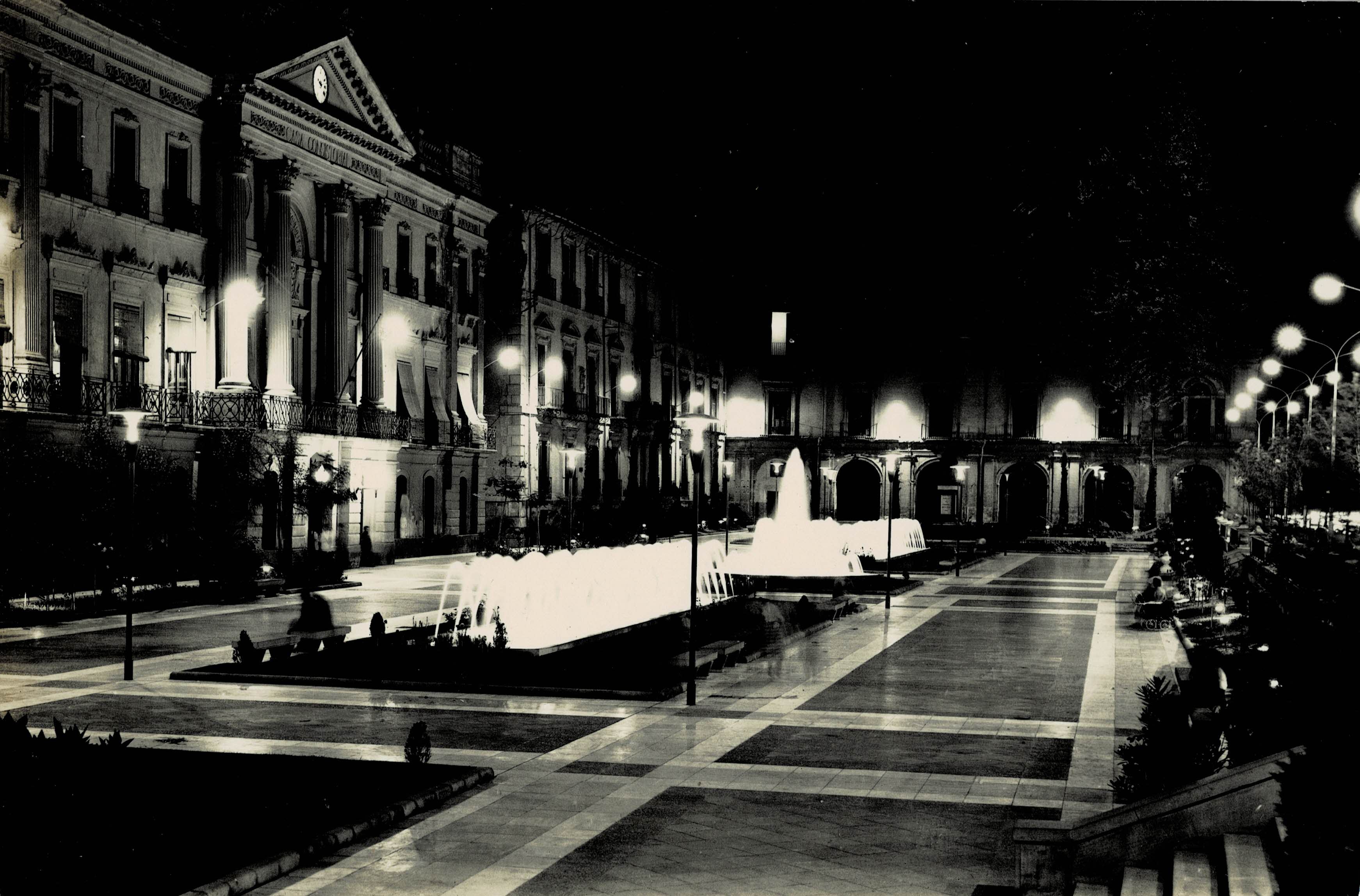 POSTAL MODERNA DE MURCIA. GLORIETA ESPAÑA Y AYUTAMIENTO VISTA DE NOCHE