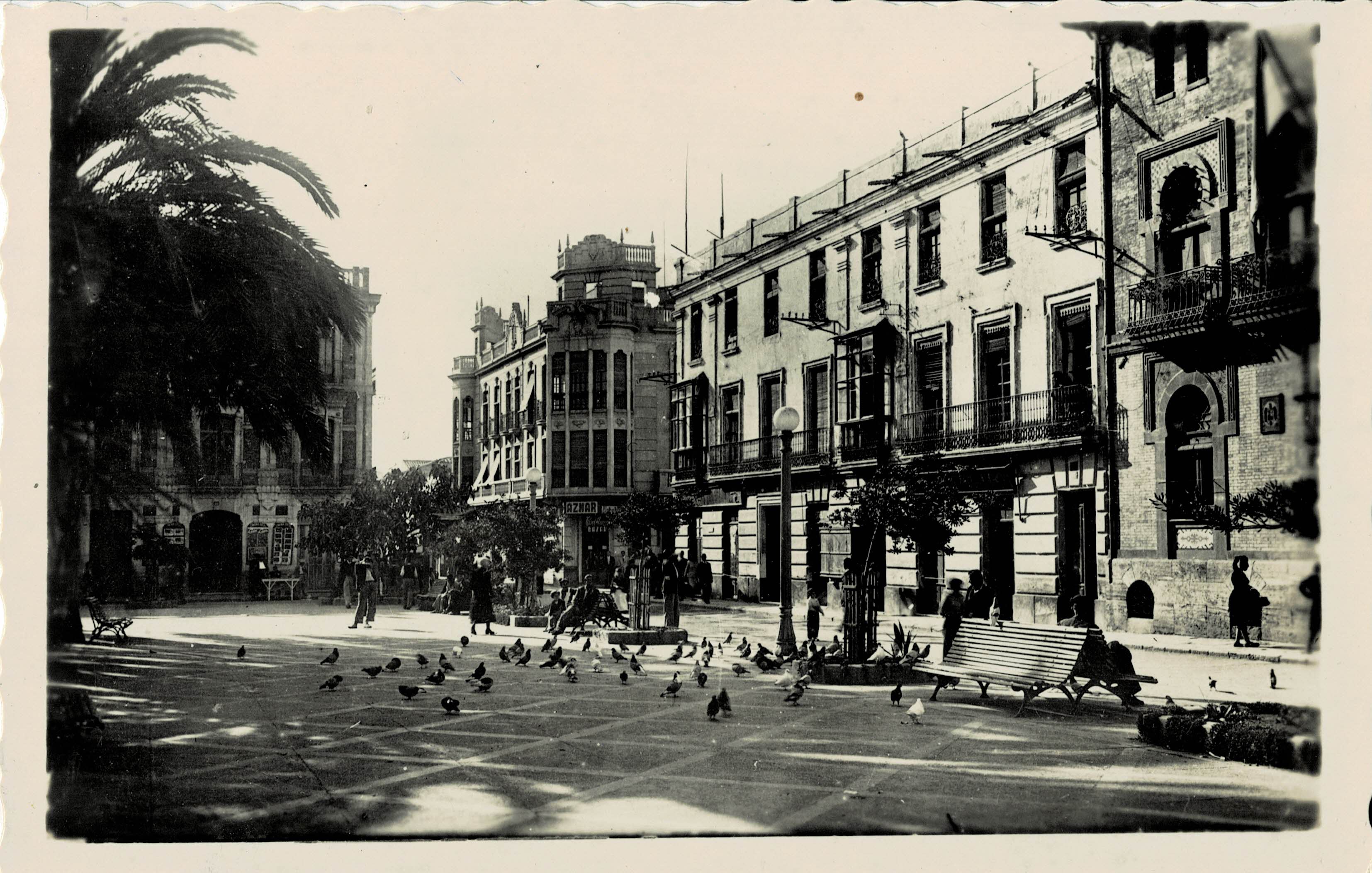 POSTAL MODERNA DE MURCIA. AGUILAS PLAZA DE ESPAÑA