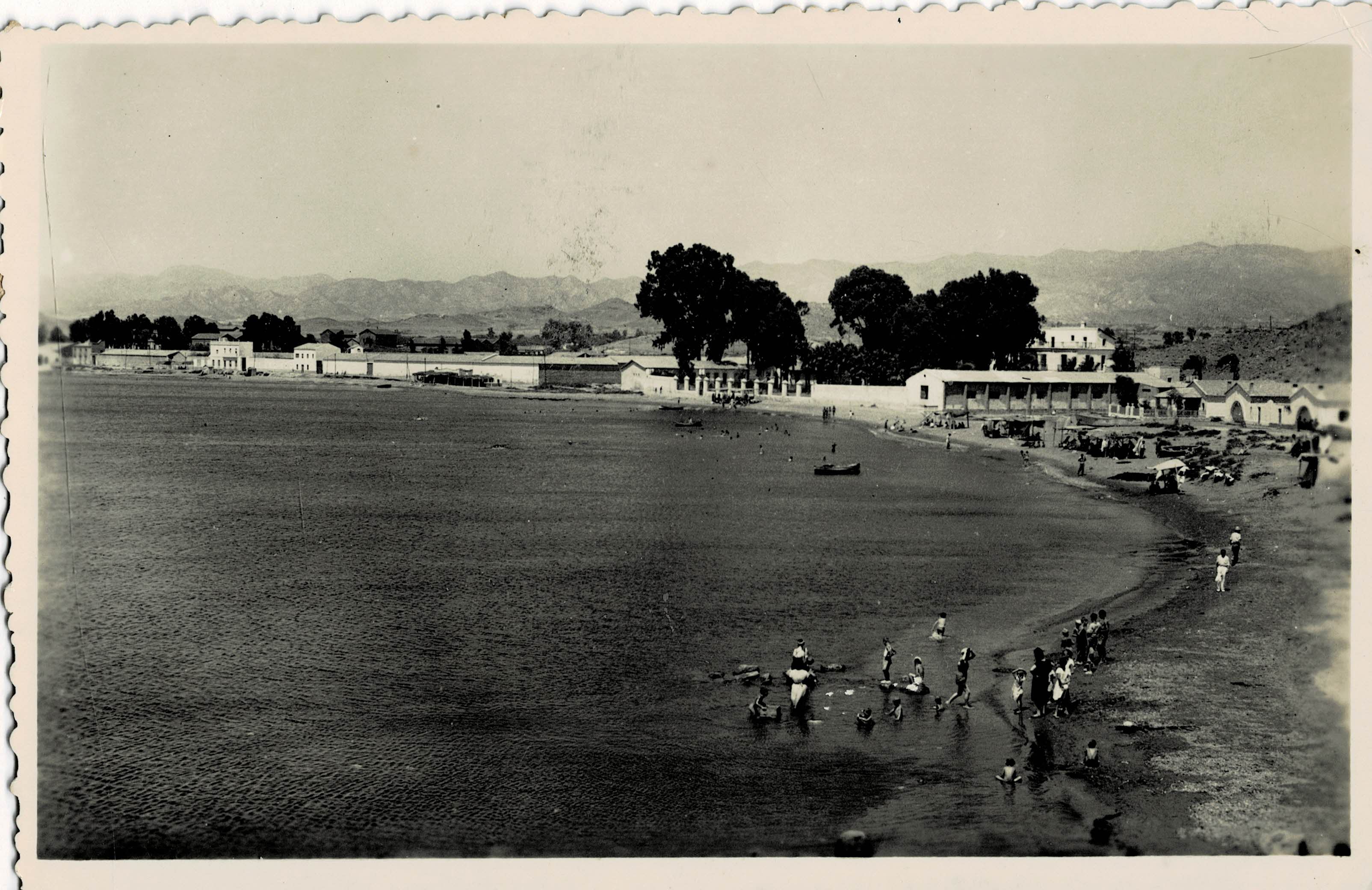 POSTAL MODERNA DE MURCIA. AGUILAS HOGAR DE VERANO Y PLAYA DE LAS DELICIAS