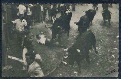 POSTAL DE PAMPLONA - LOS TOROS EN LA CURVA MERCADERES ESTAFETA