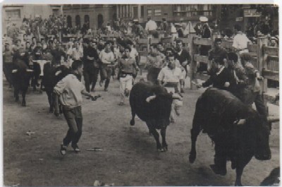 POSTAL DE PAMPLONA. SAN FERMINES. ENCIERRO DE LOS TOROS Nº 13