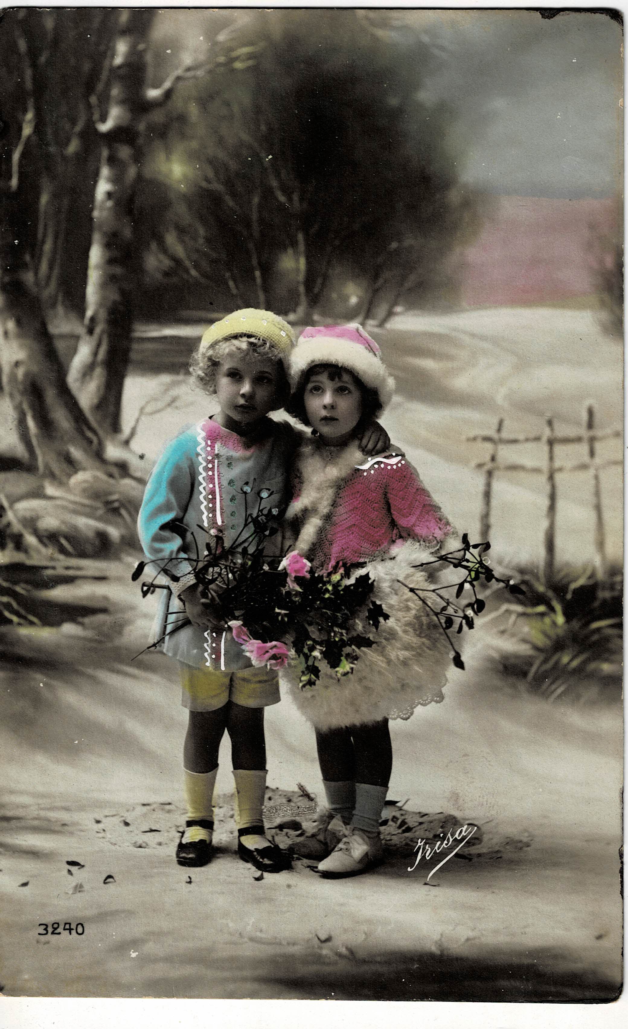 POSTAL DE NIÑOS. NIÑOS CON FLORES.