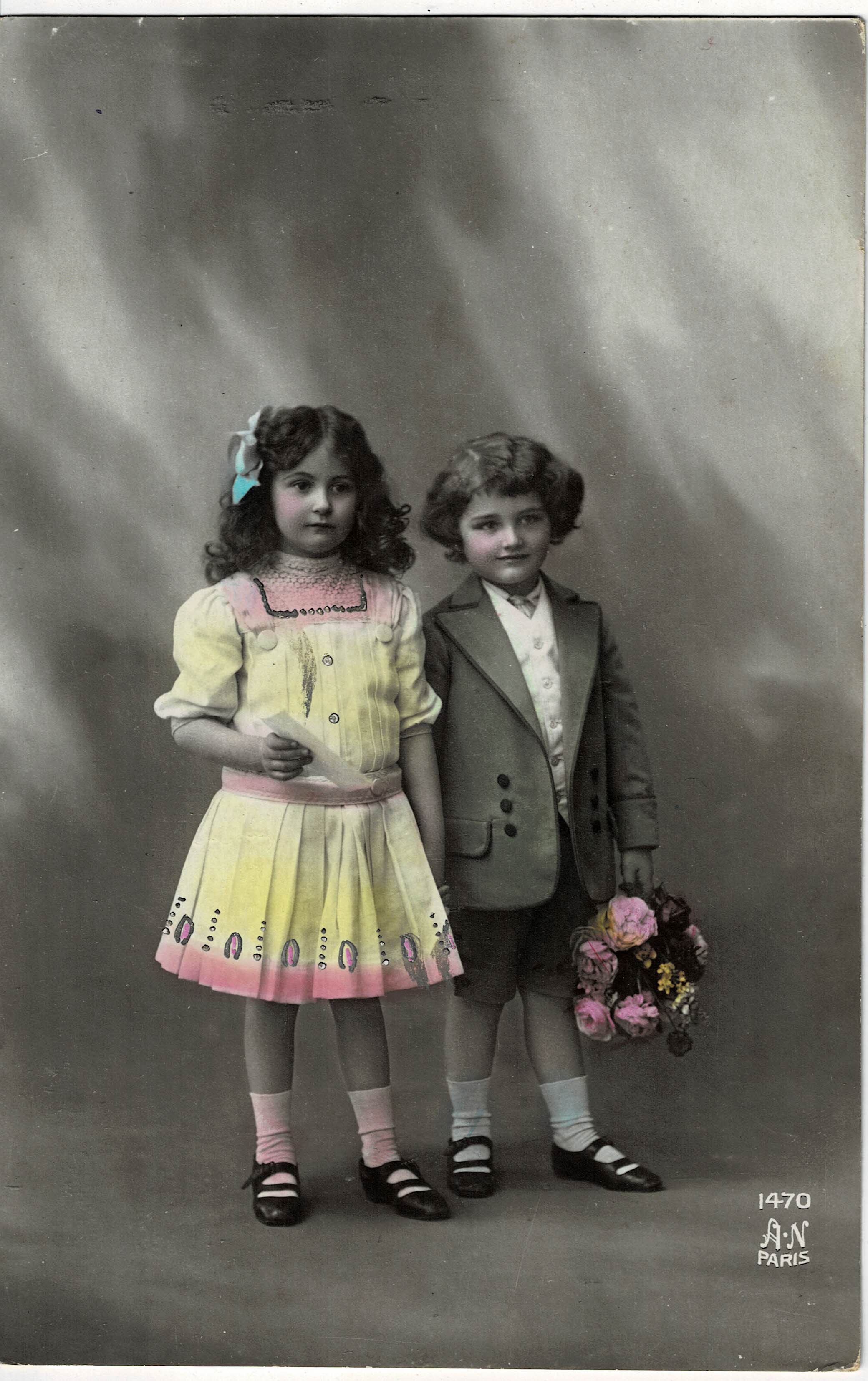 POSTAL DE NIÑOS. NIÑOS A COLOR.