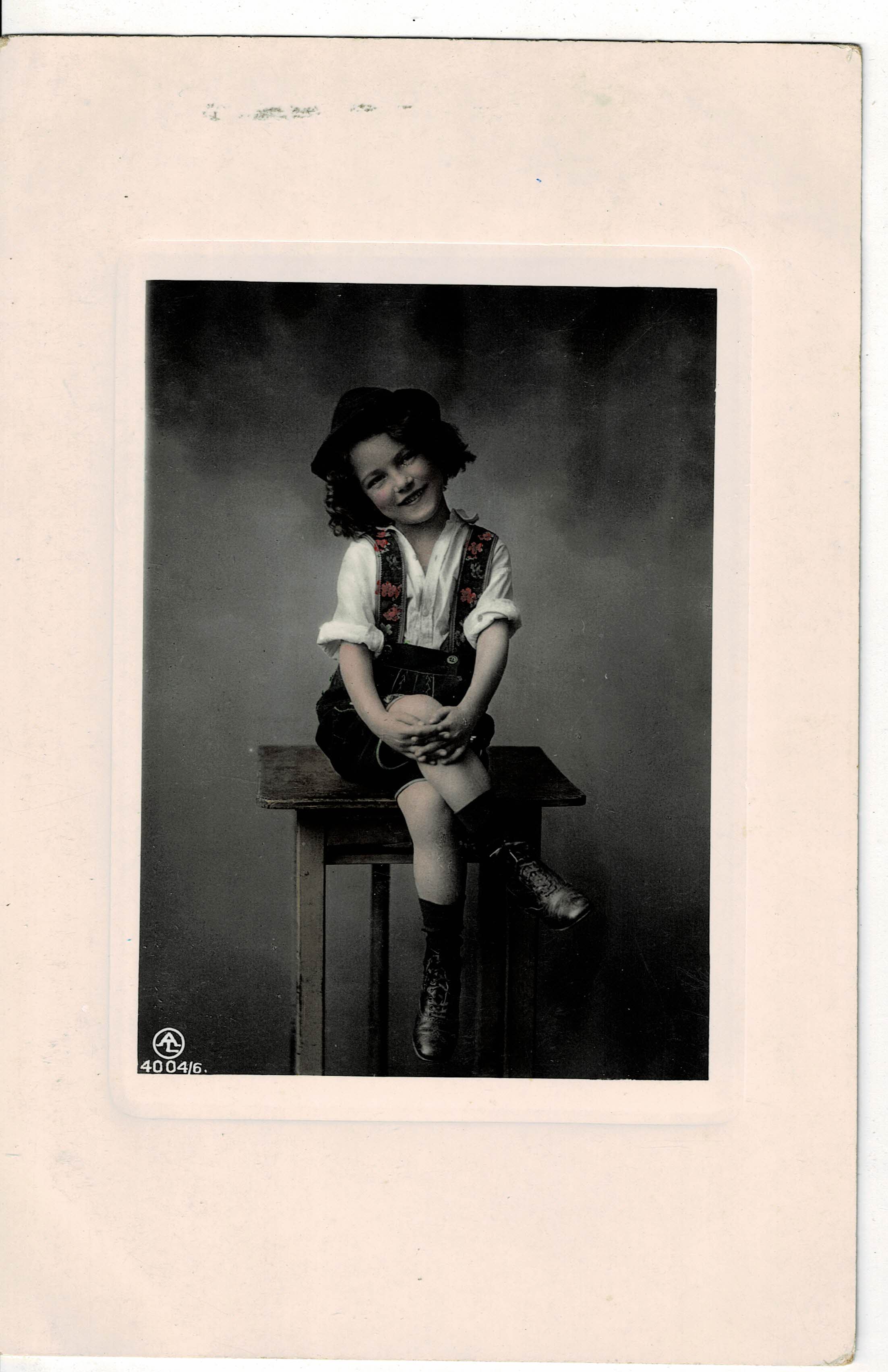 POSTAL DE NIÑOS. NIÑA TIROLESA.
