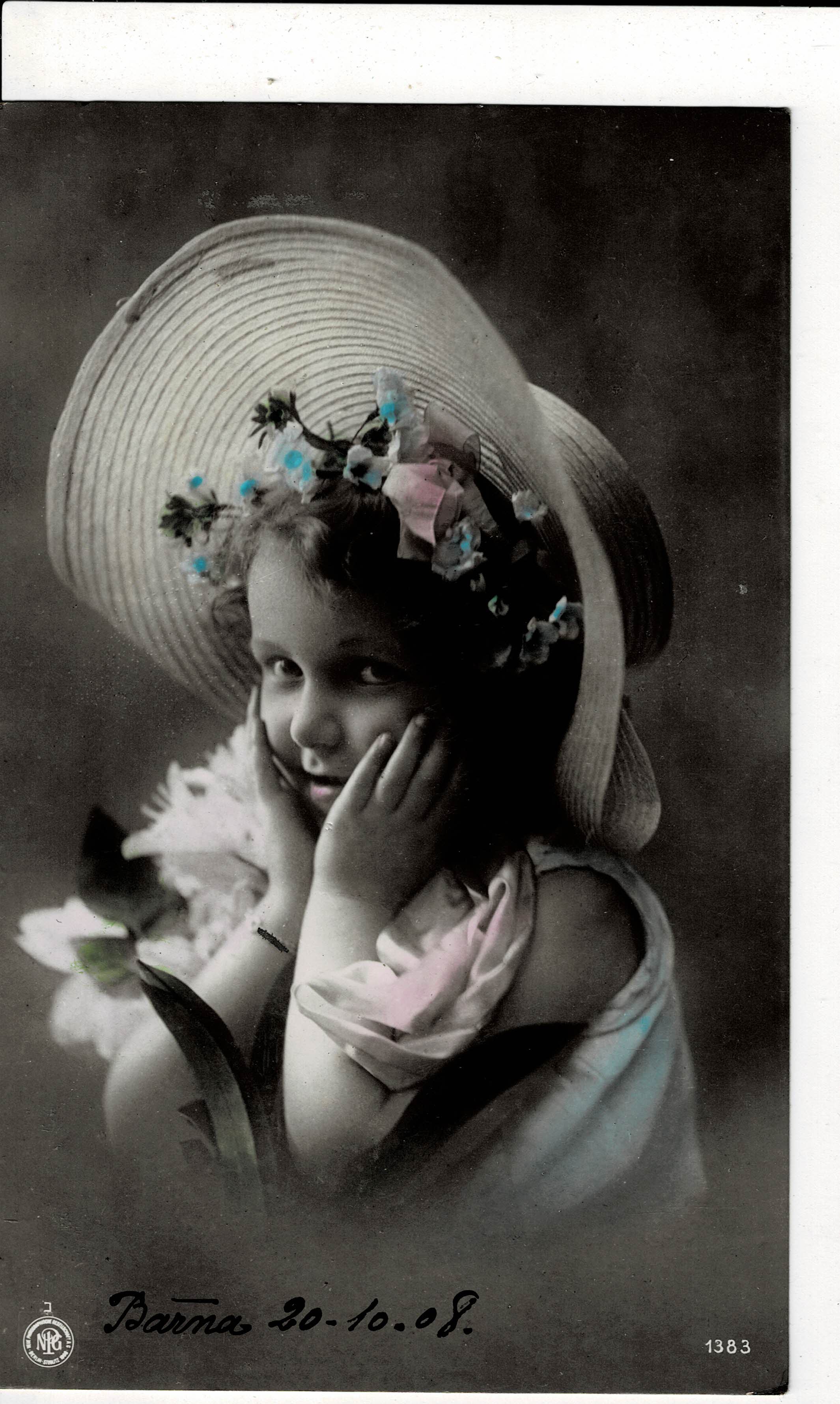 POSTAL DE NIÑOS. NIÑA CON SOMBRERO.
