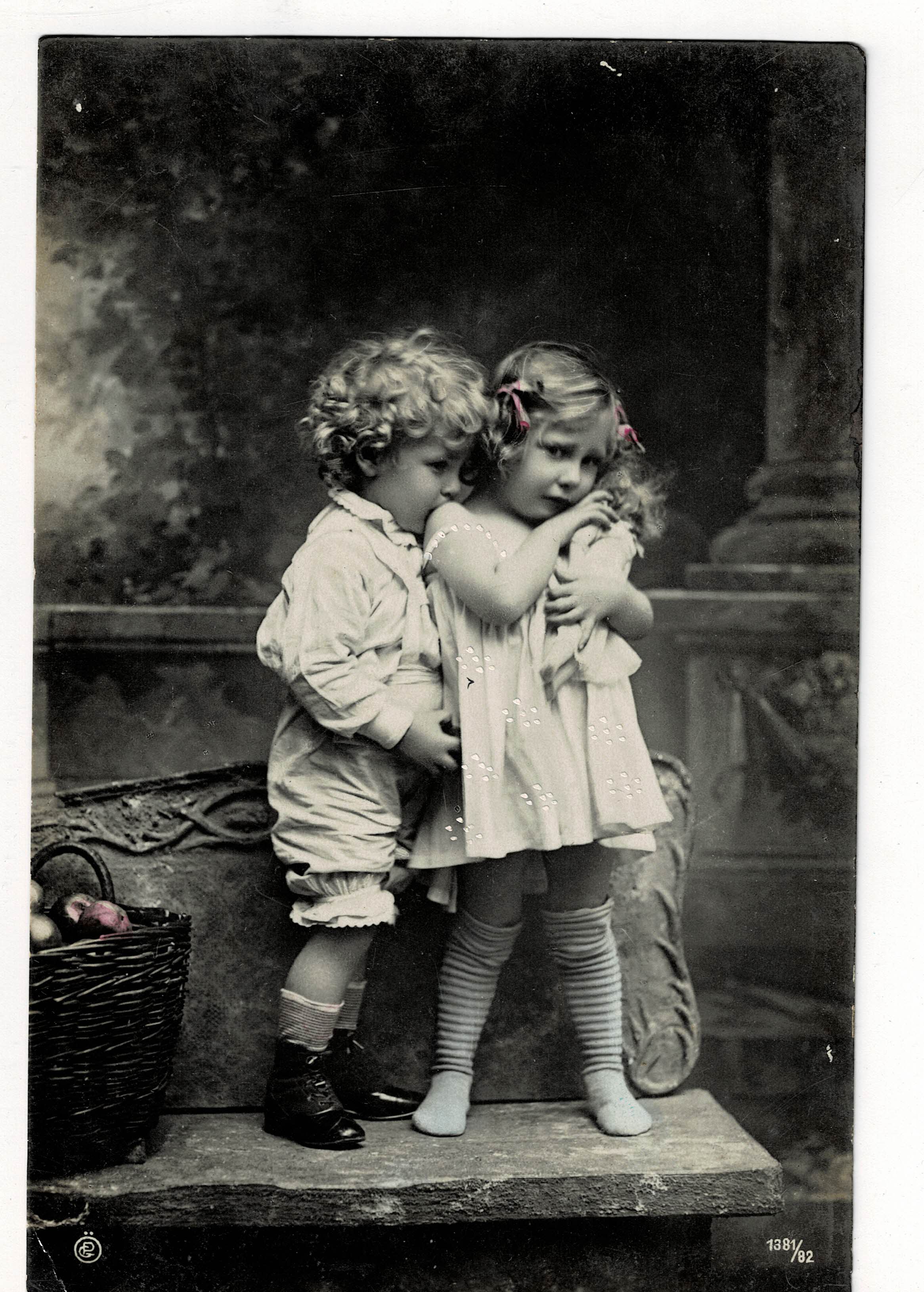 POSTAL DE NIÑOS.