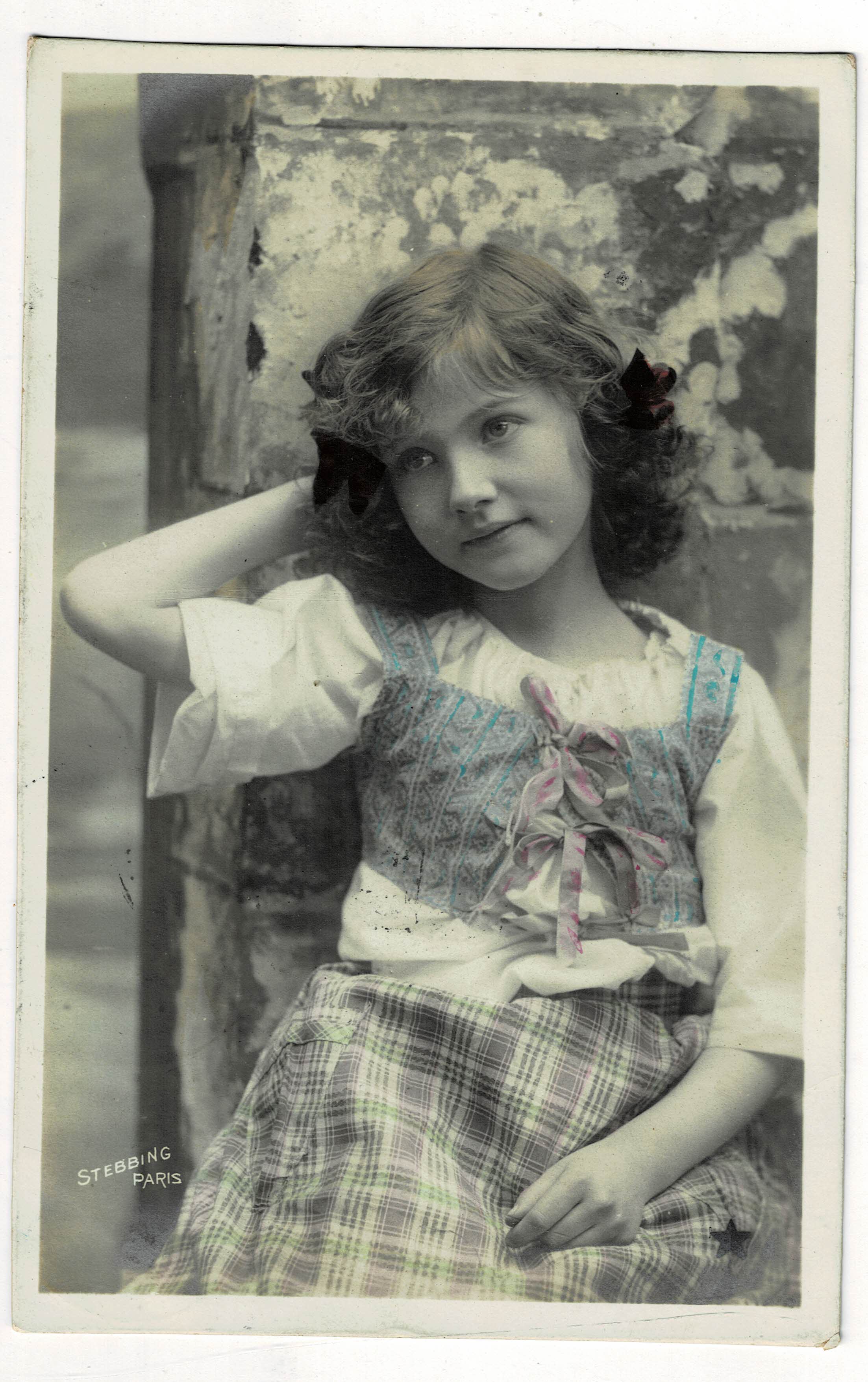 POSTAL DE NIÑOS. NIÑA.