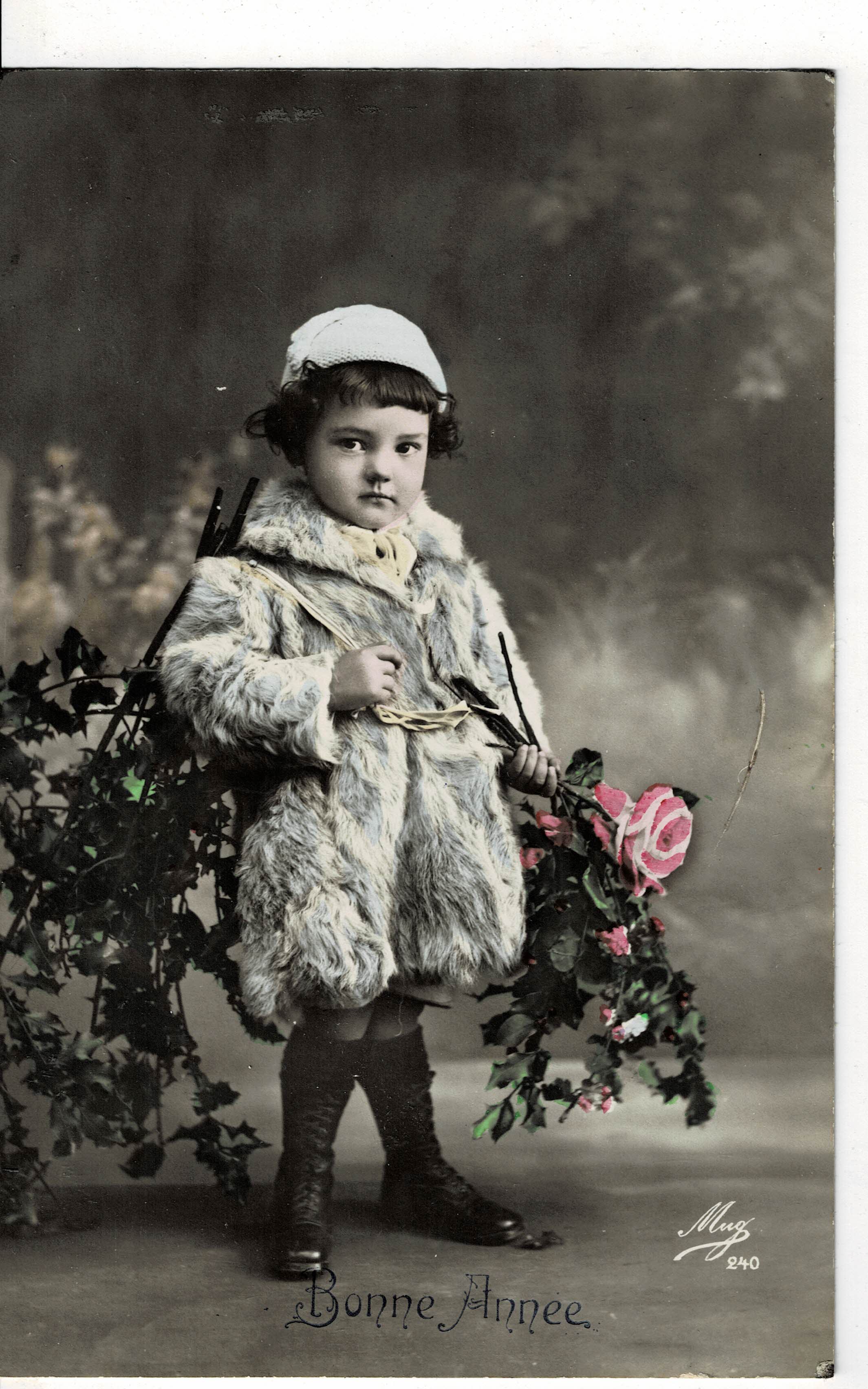 POSTAL DE NIÑOS. NIÑA CON FLORES. BONNE ANNEE.