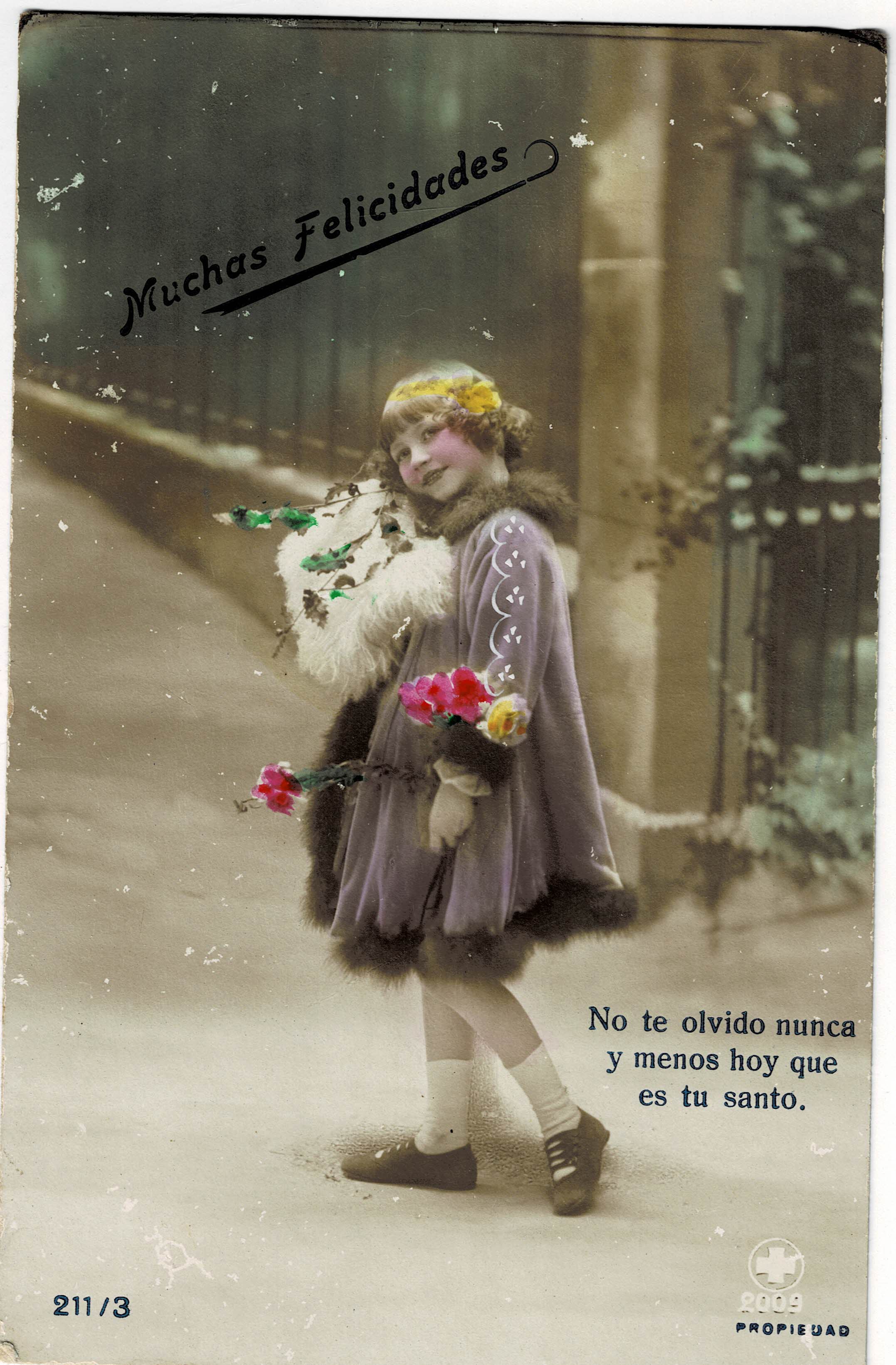 POSTAL DE NIÑOS. NIÑA CON FLORES. MUCHAS FELICIDADES.
