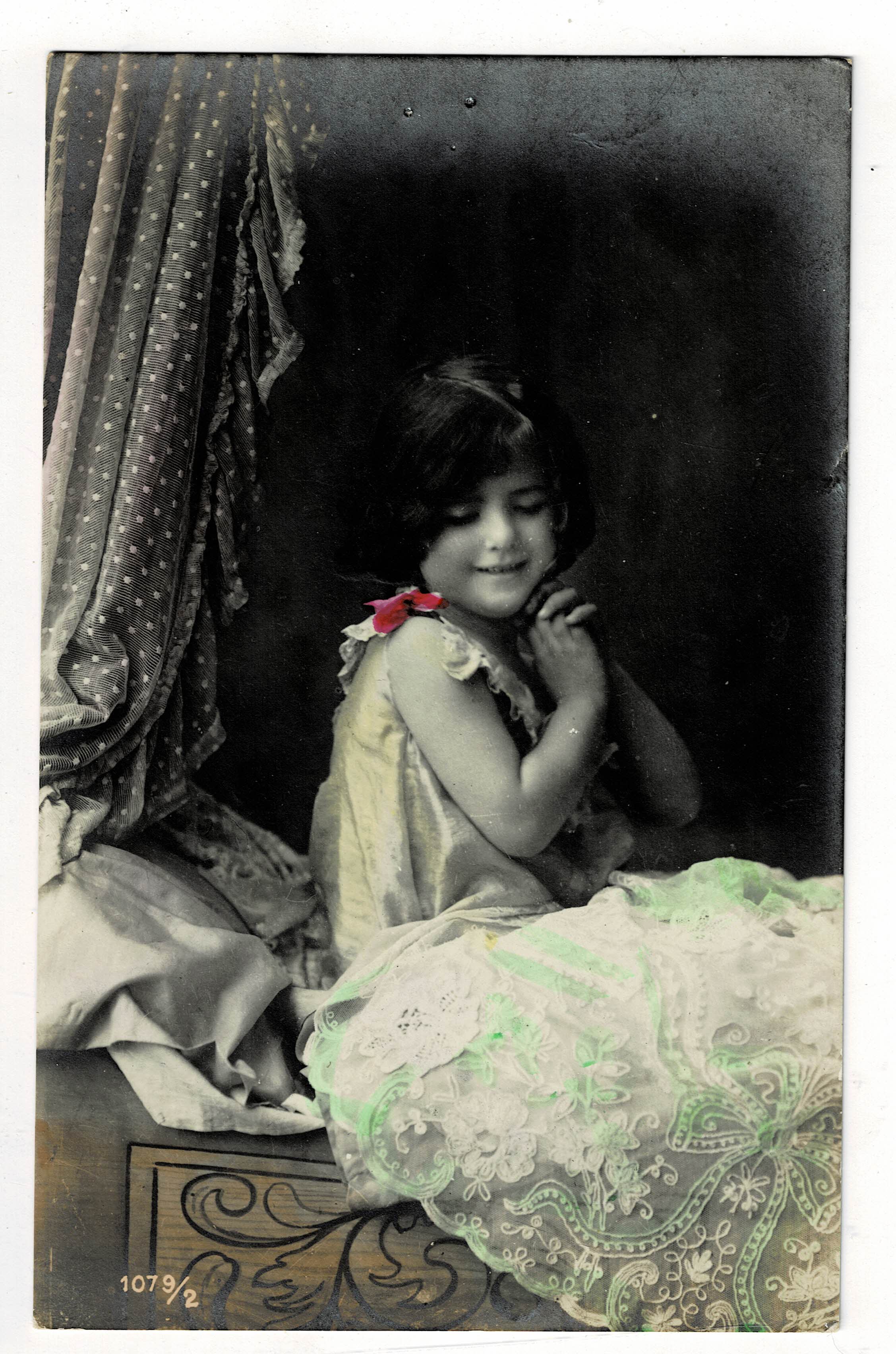 POSTAL DE NIÑOS. NIÑA.