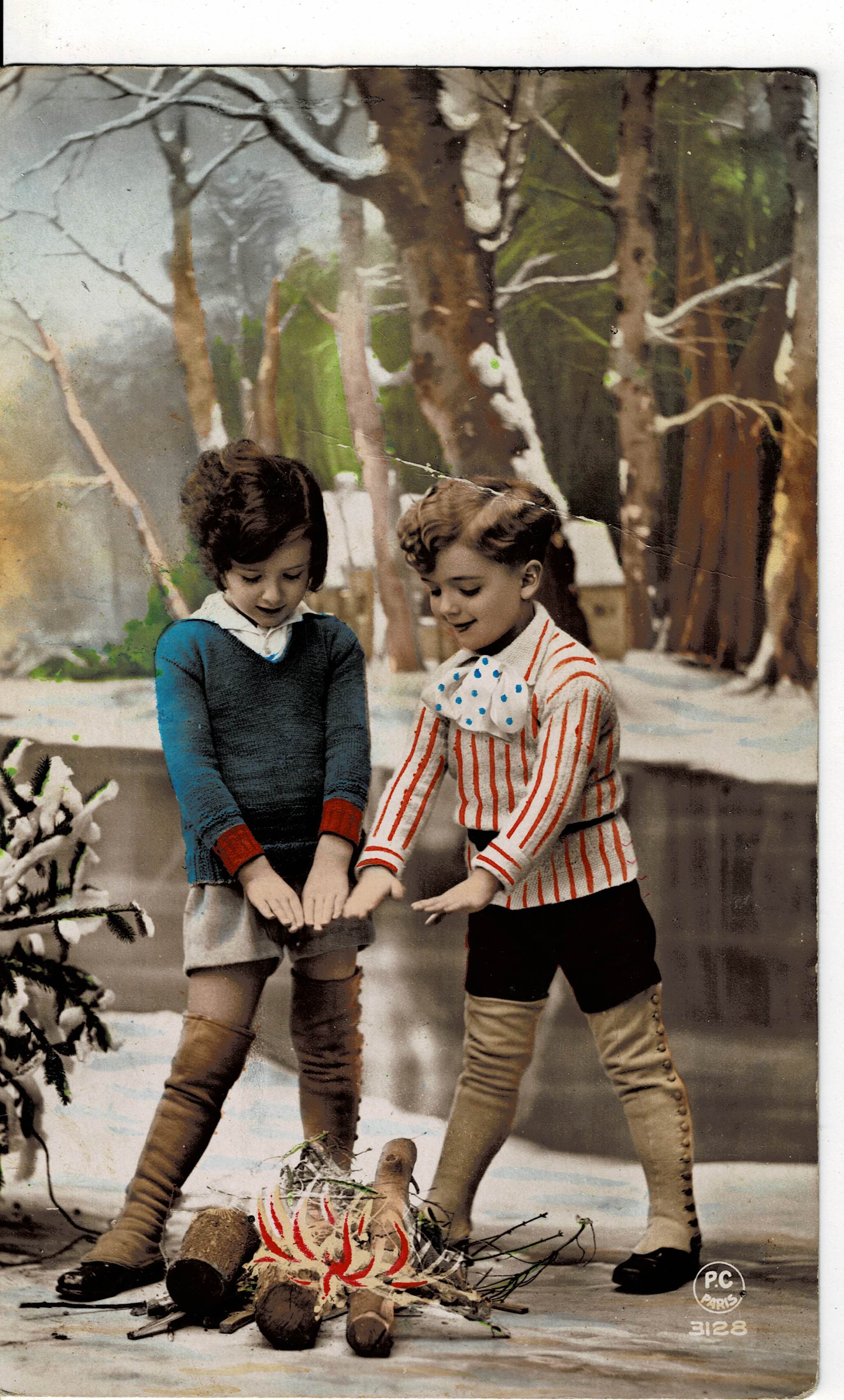 POSTAL DE NIÑOS. NIÑOS CON HOGUERA.