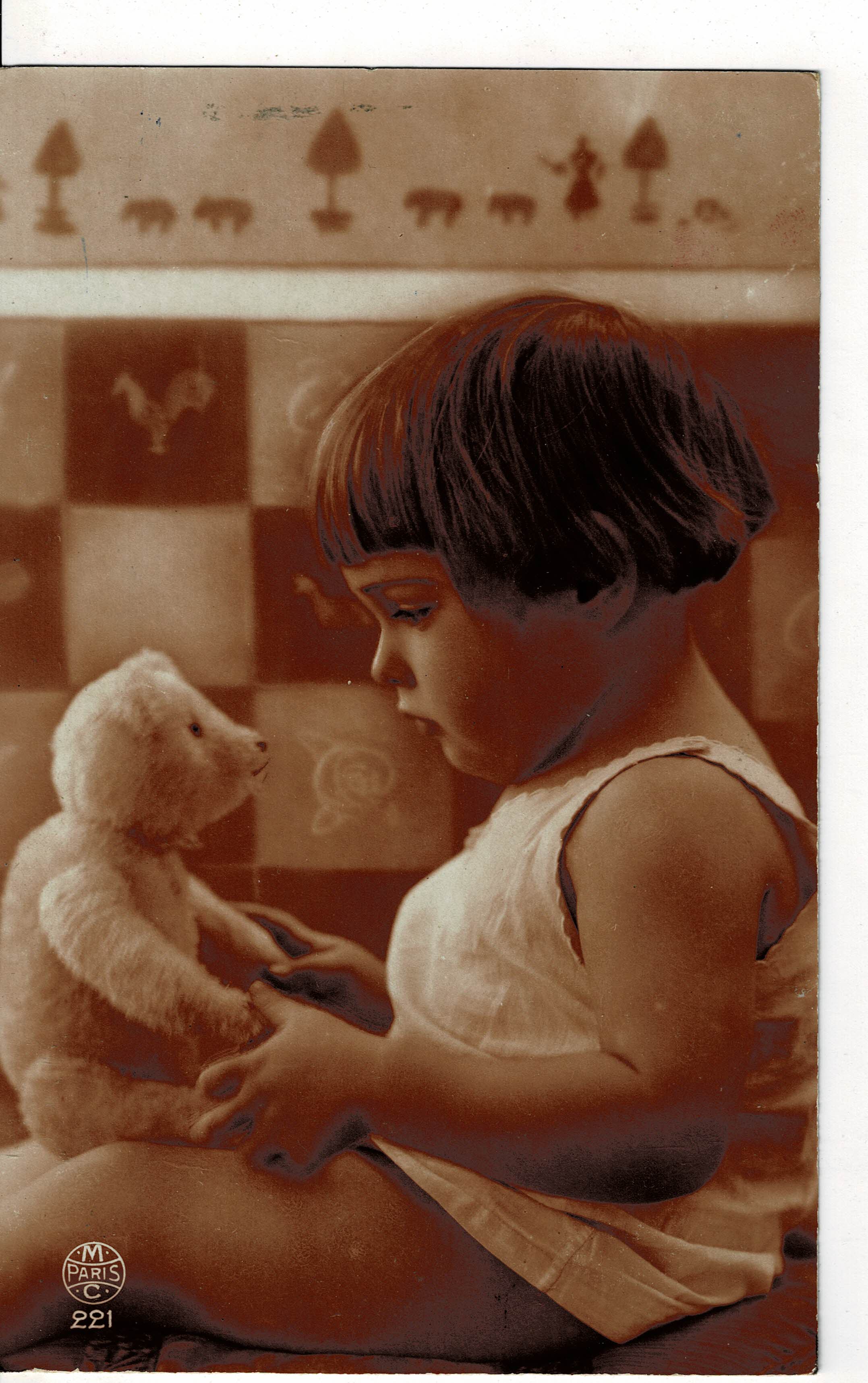 POSTAL DE NIÑOS. NIÑA CON OSITO.