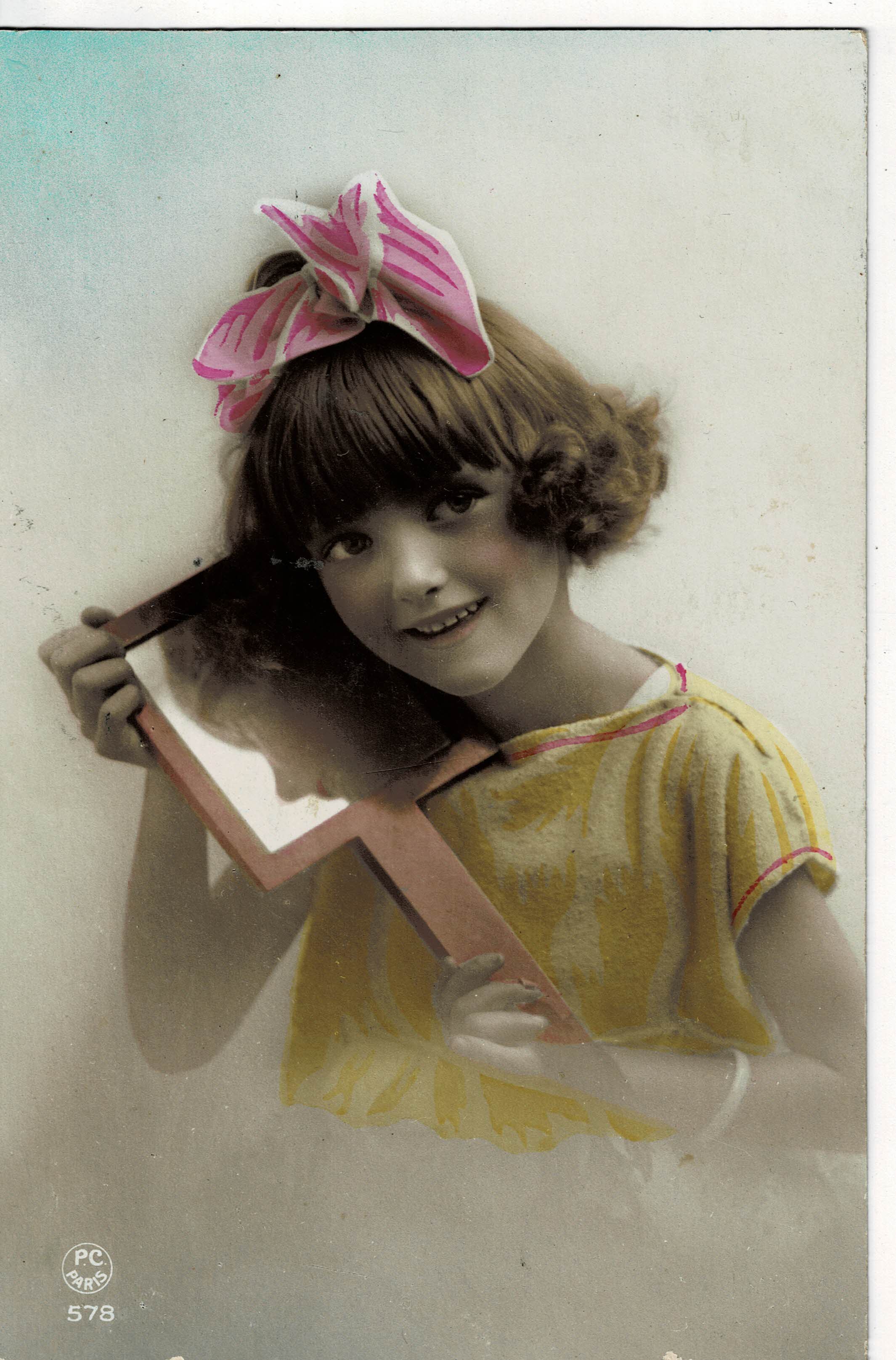 POSTAL DE NIÑOS. NIÑA CON ESPEJO.