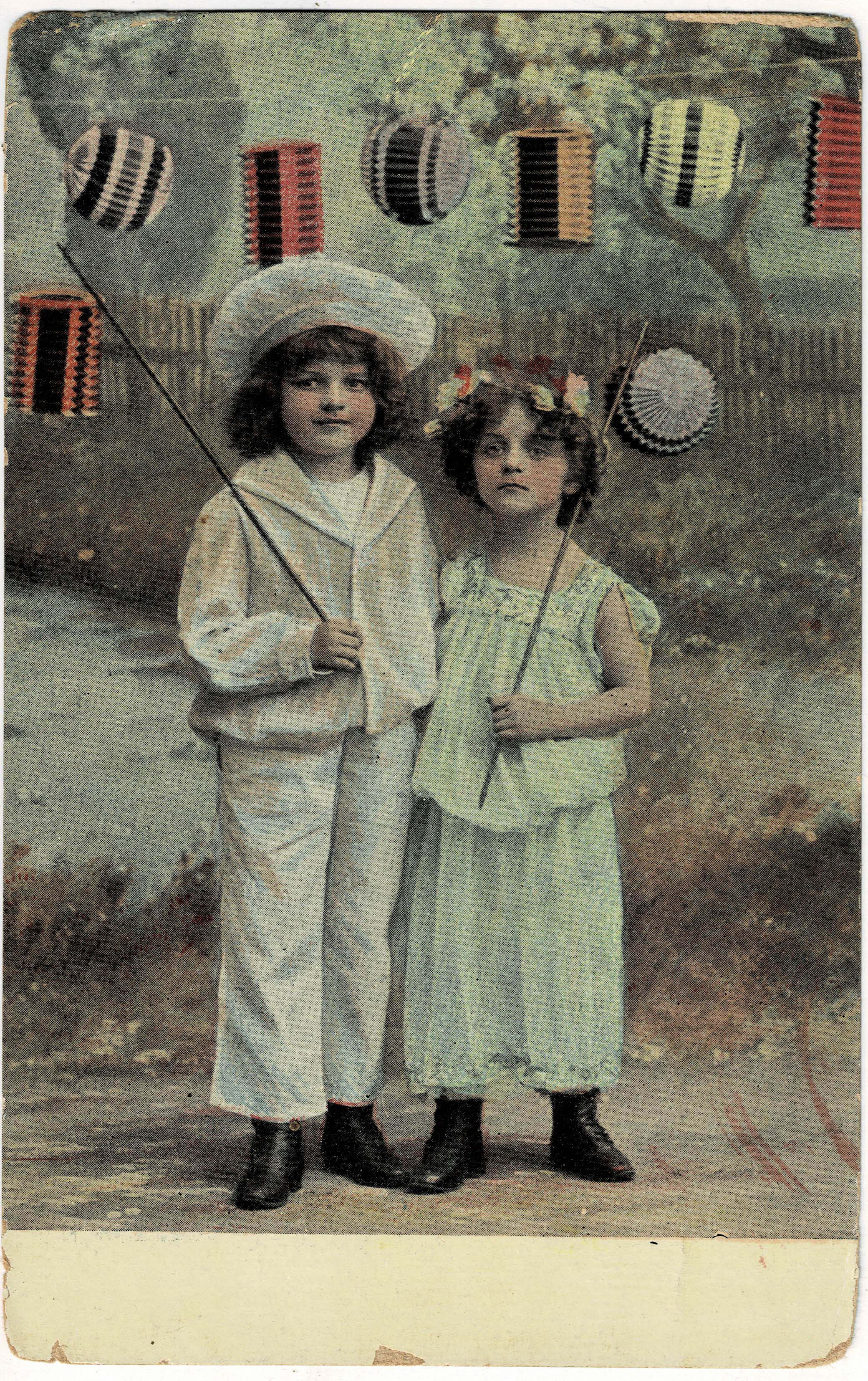 POSTAL NIÑOS CON FAROLILLOS.