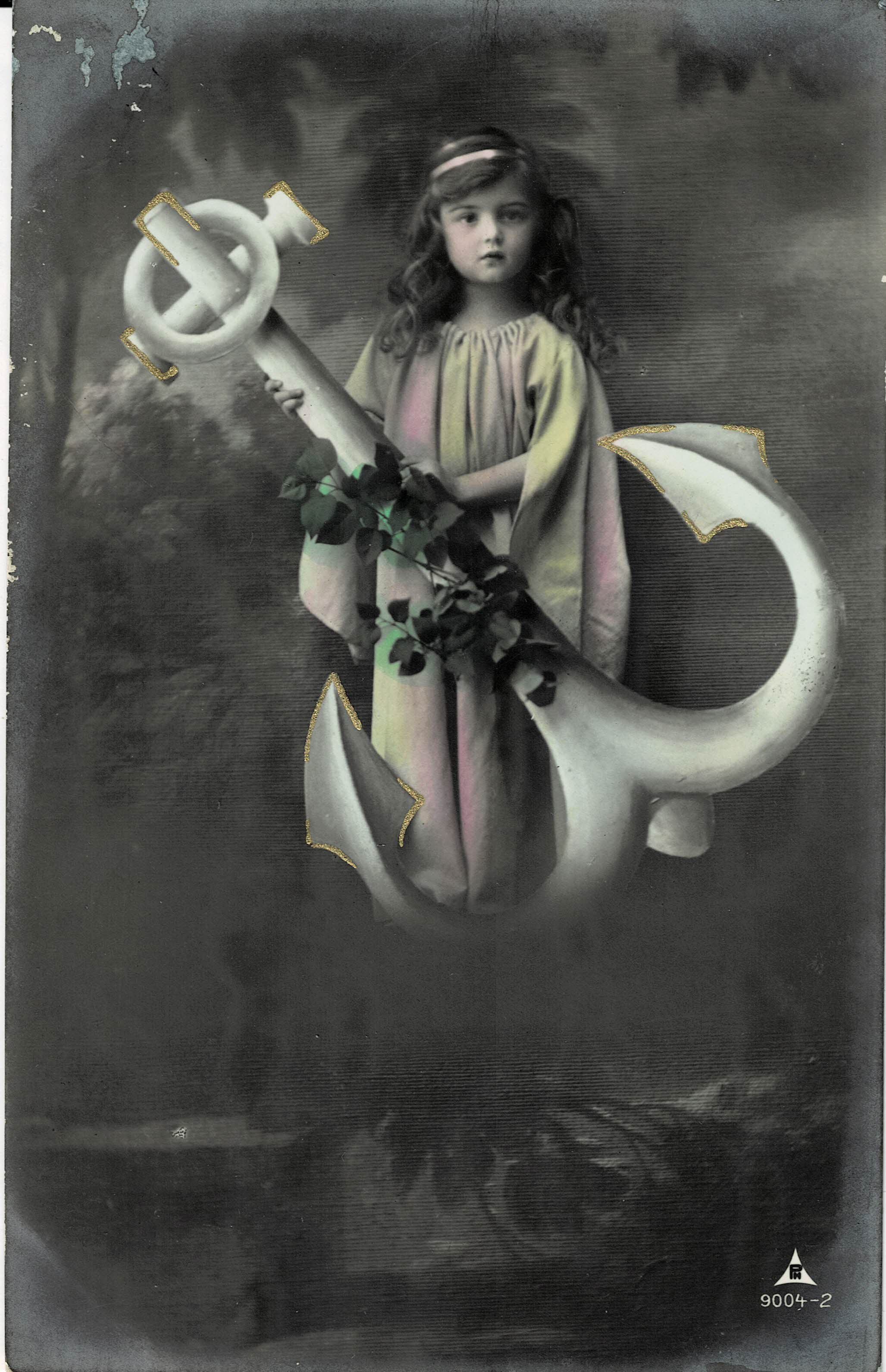 POSTAL NIÑA CON ANCLA.