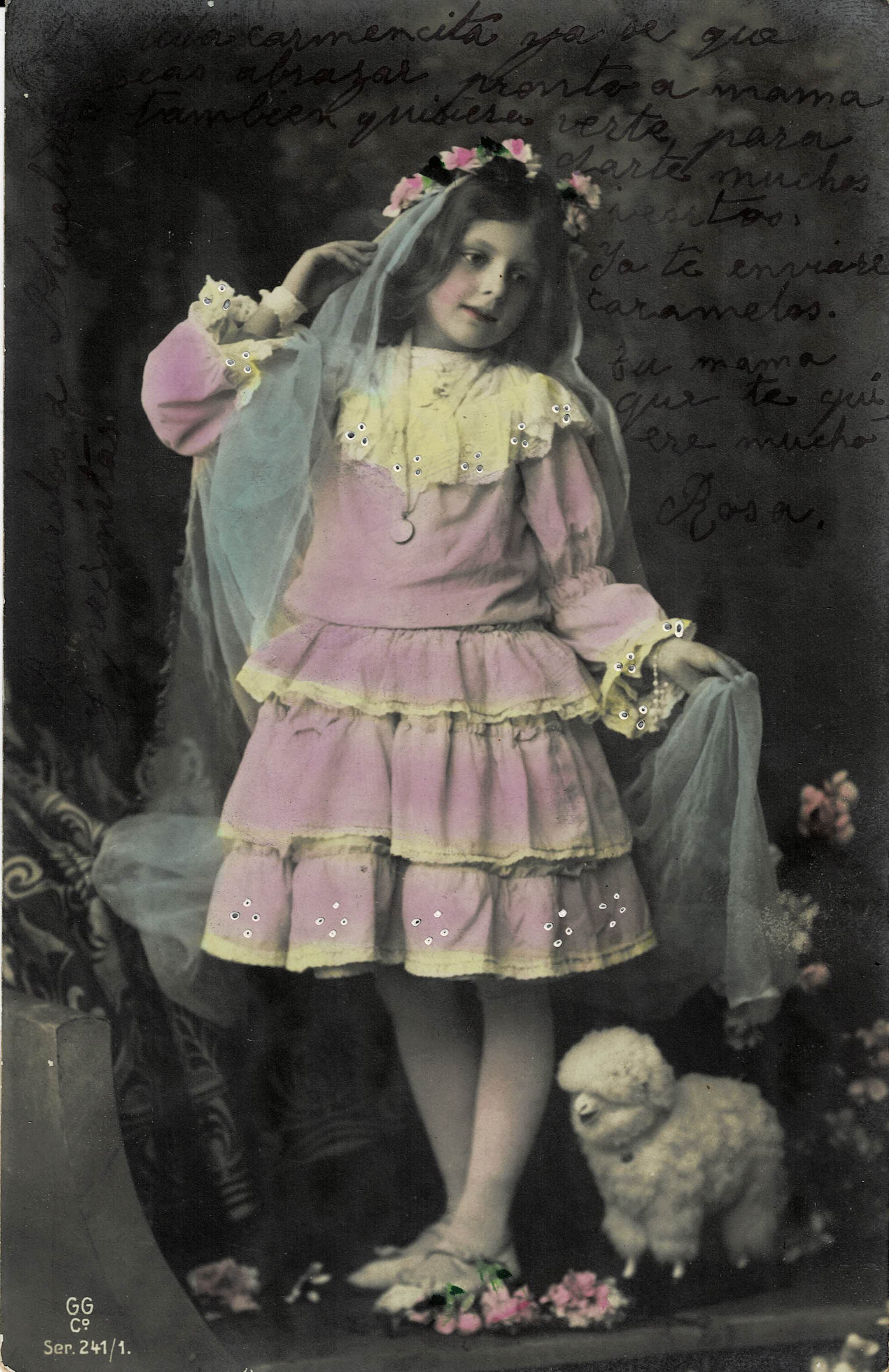 POSTAL NIÑA CON OVEJA.