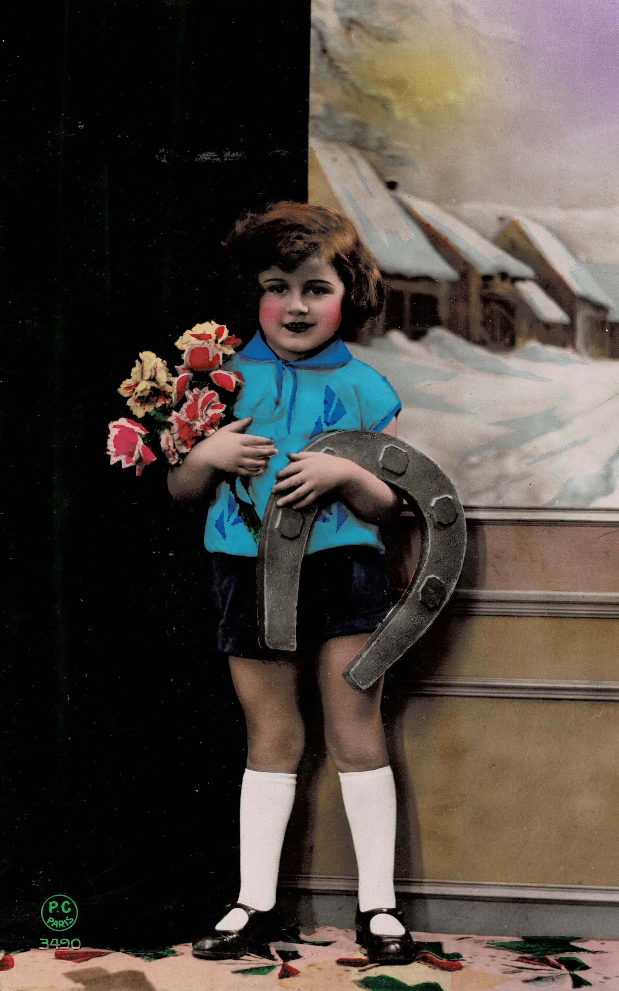 POSTAL NIÑA CON FLORES Y HERRADURA.