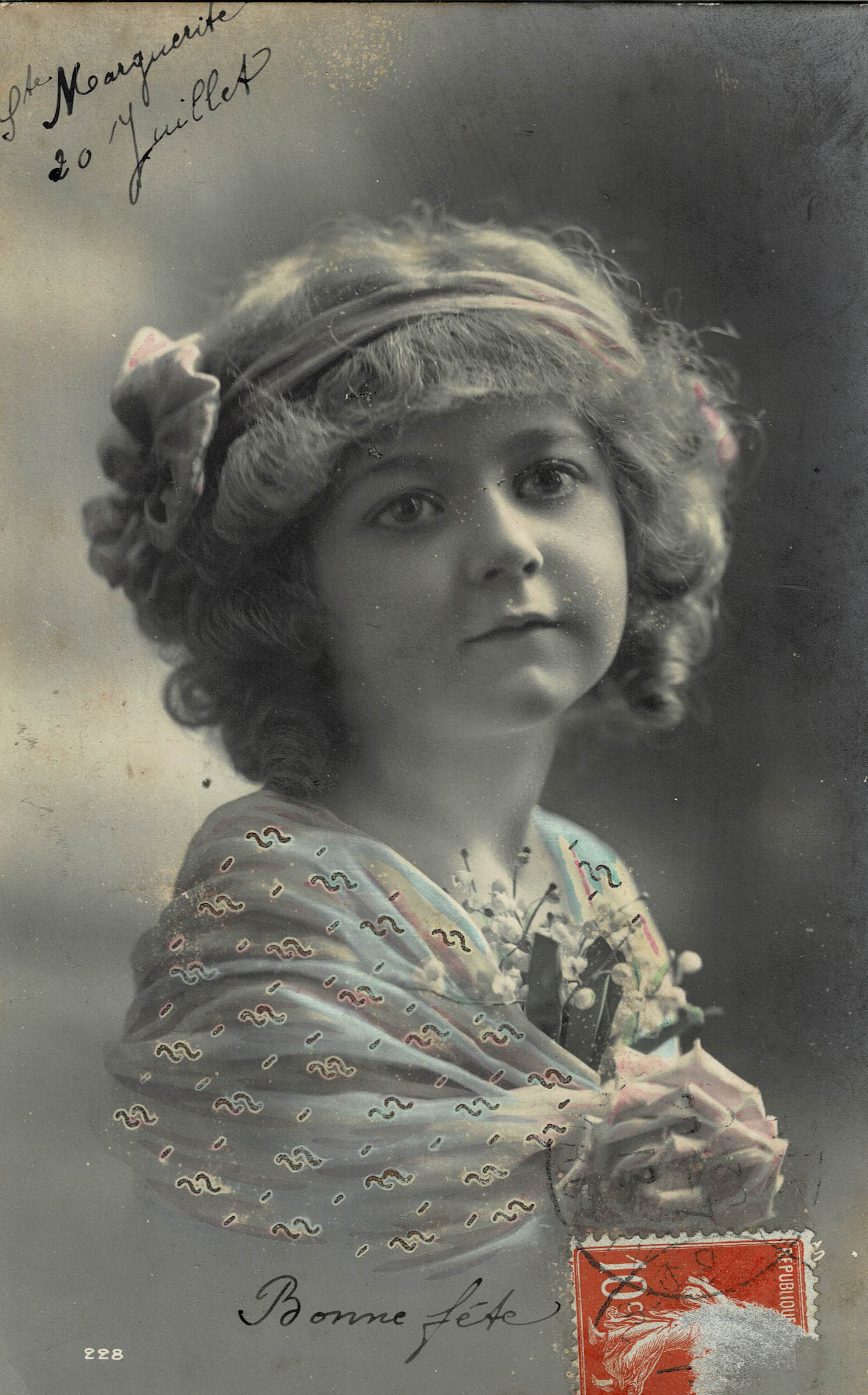 POSTAL NIÑA CON DIADEMA.