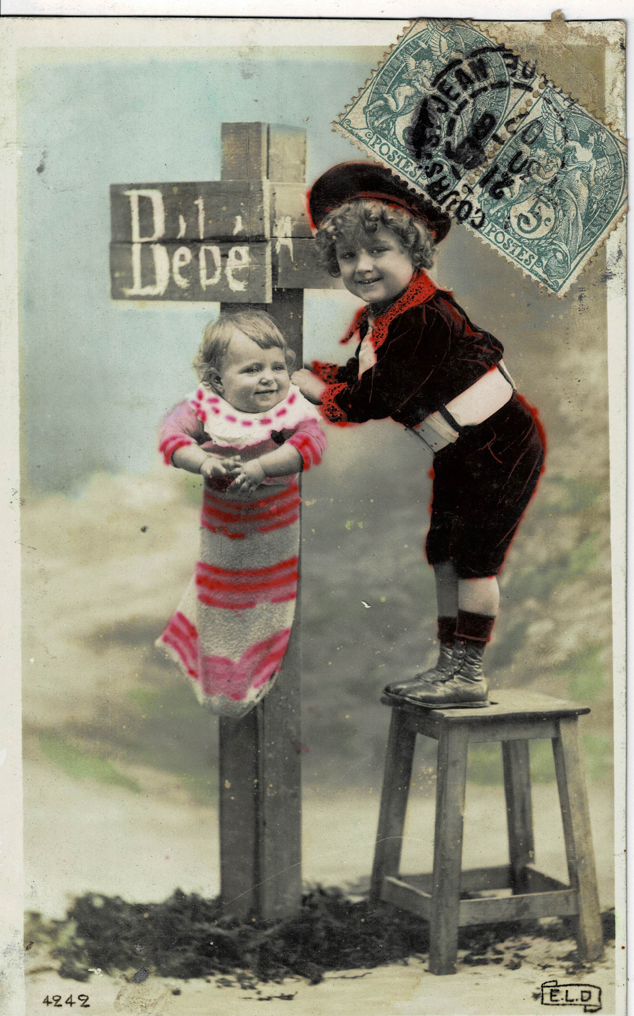 POSTAL NIÑOS CON SEÑAL.