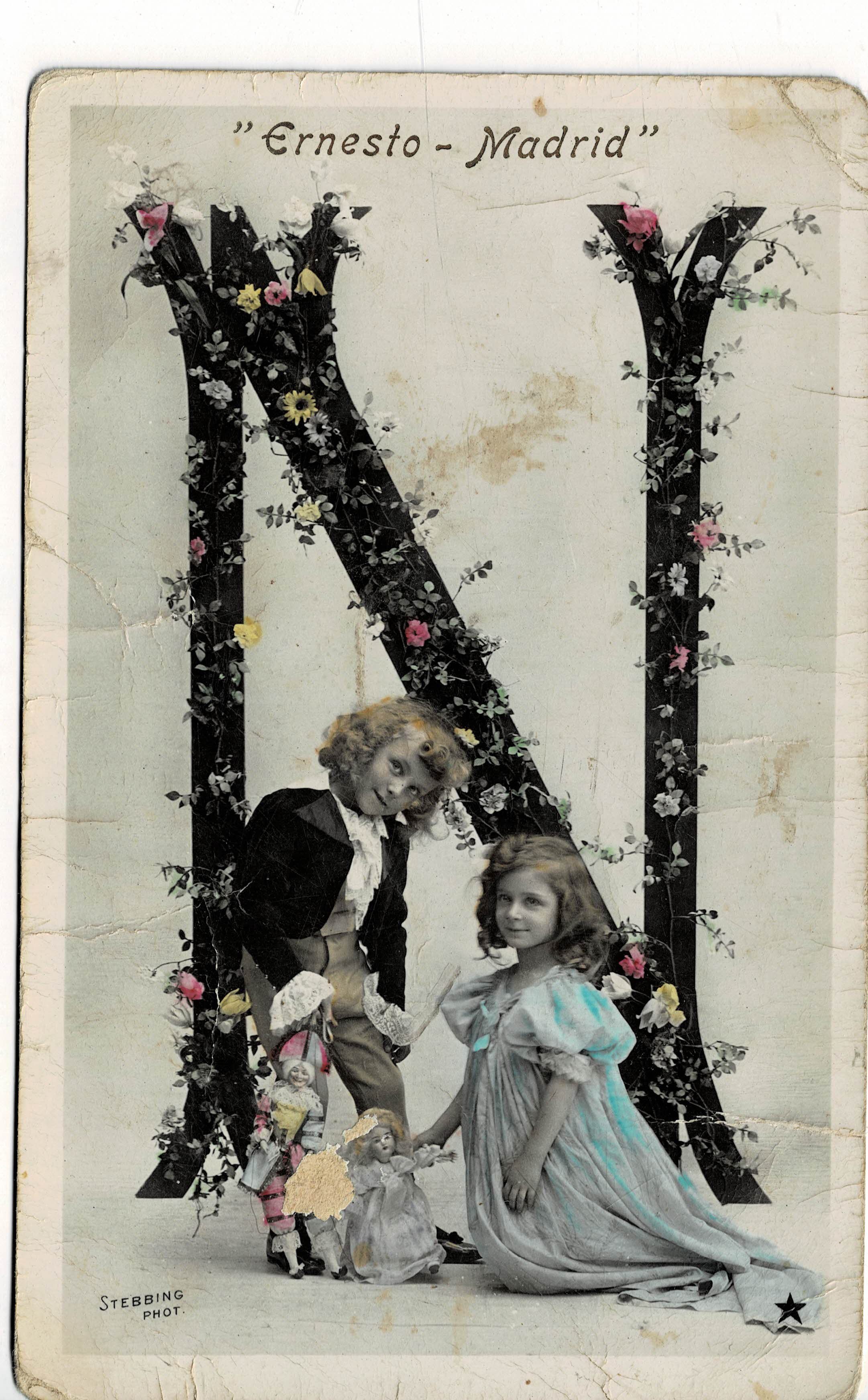 POSTAL DE NIÑOS CON LETRA N