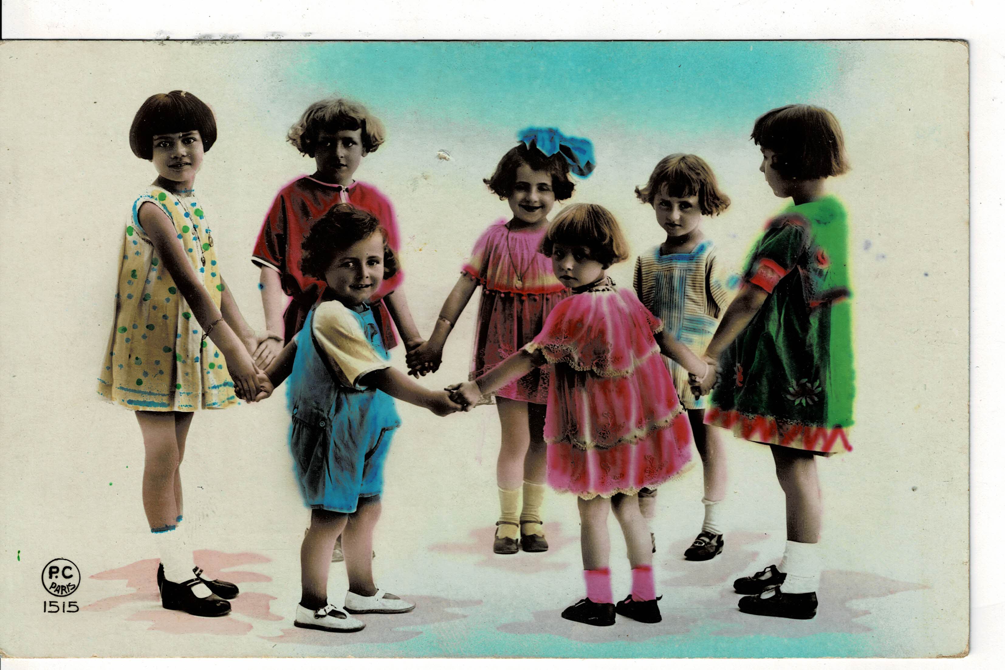 POSTAL DE NIÑOS EN CORRO.