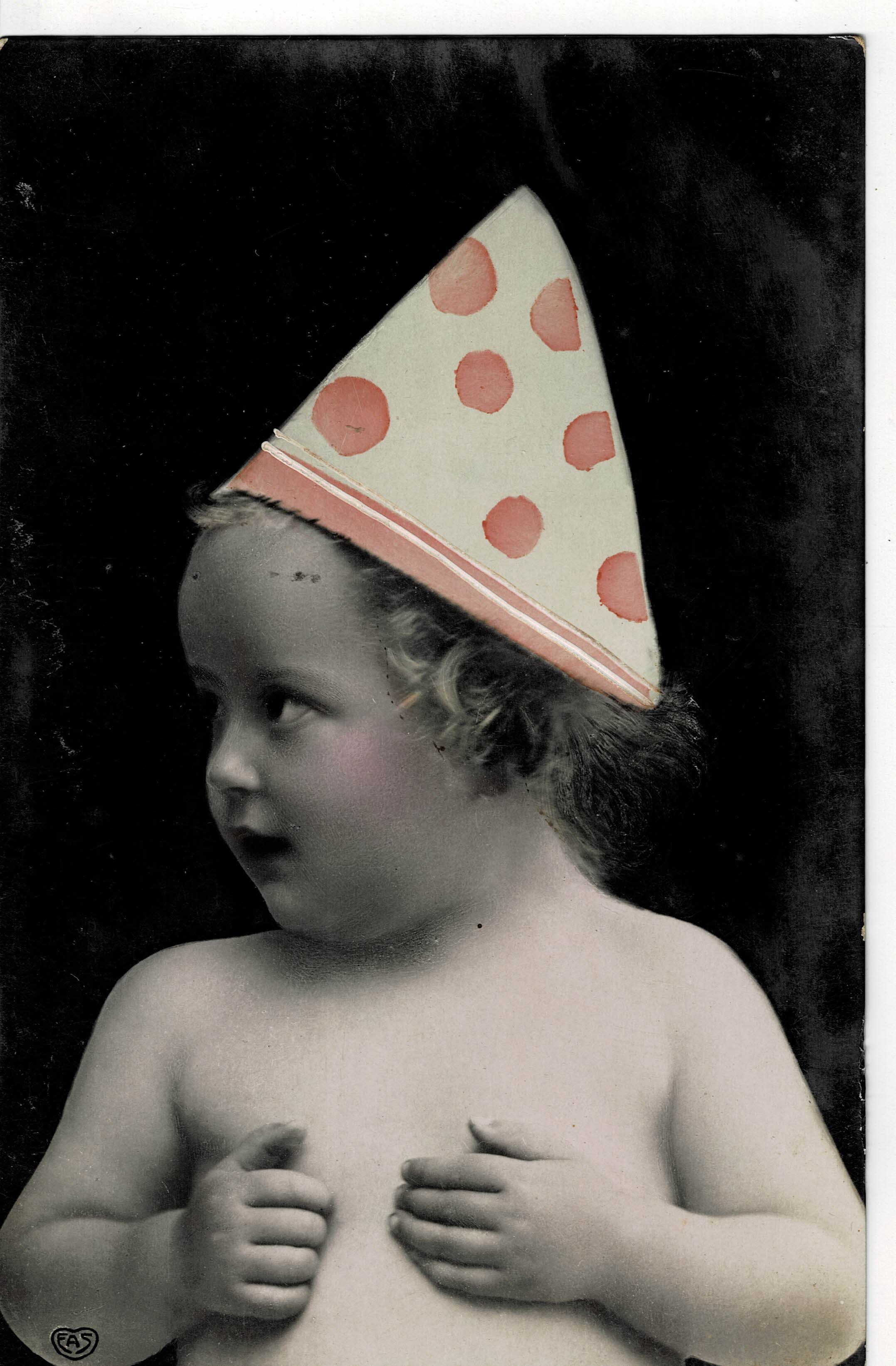 POSTAL DE NIÑOS. BEBE CON SOMBRERO.