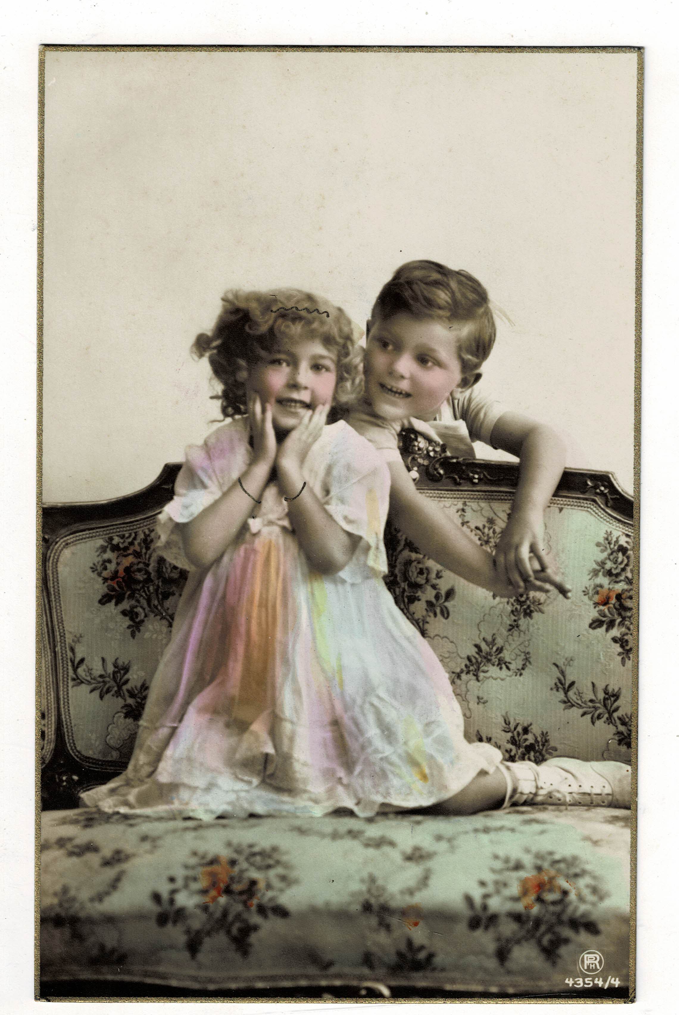 POSTAL DE NIÑOS.