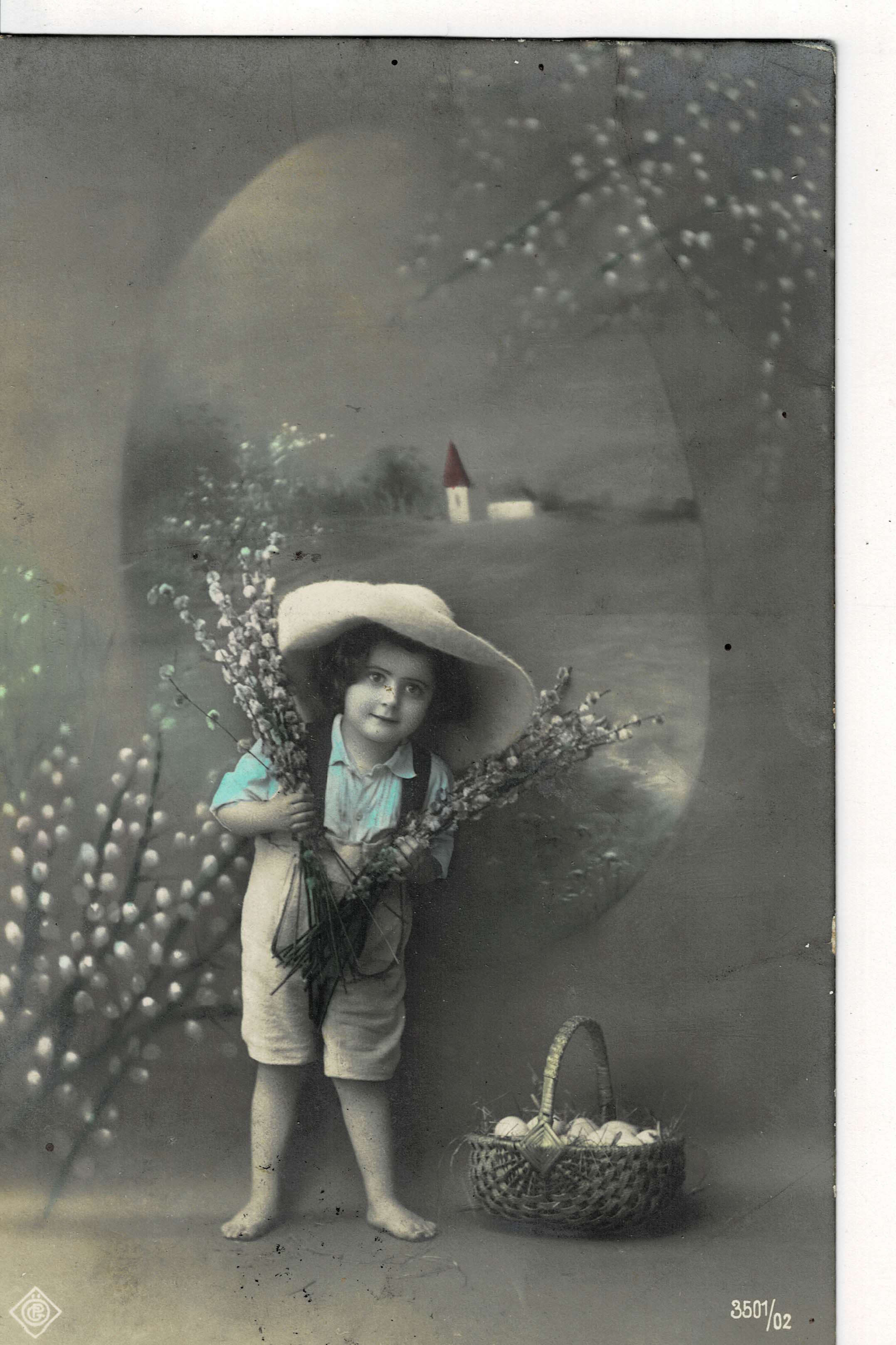 POSTAL DE NIÑOS. NIÑO CON FLORES.