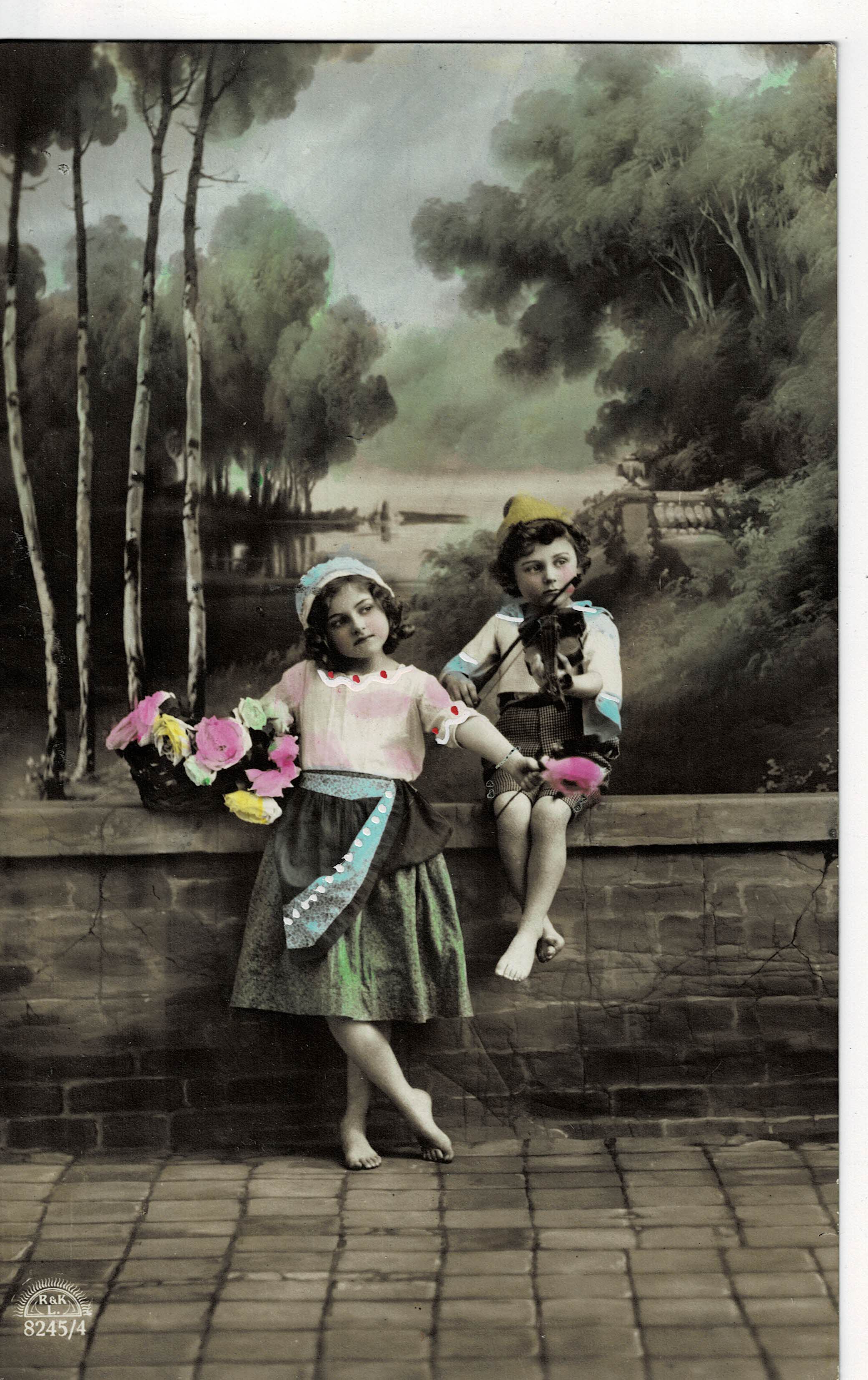 POSTAL DE NIÑOS.