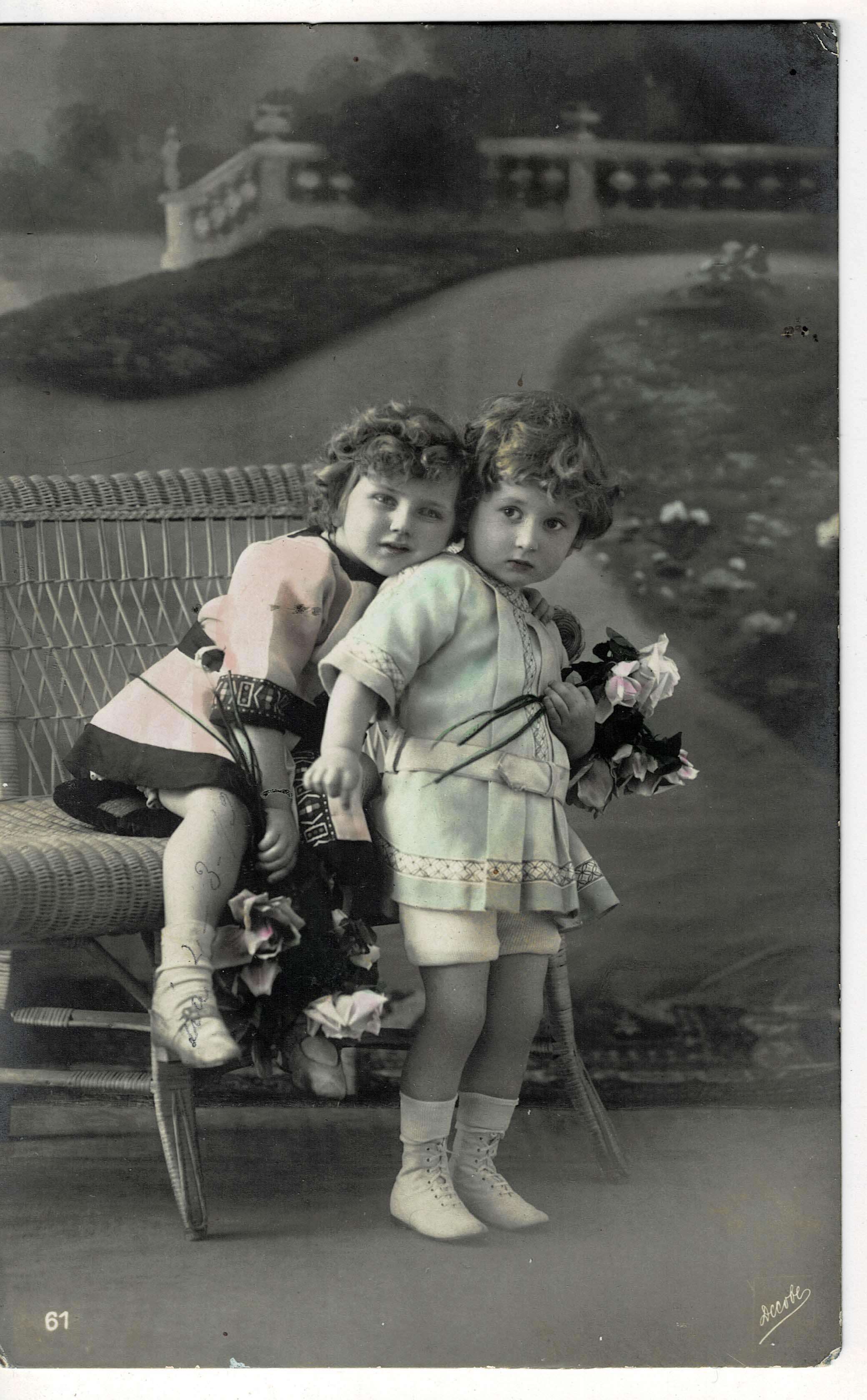 POSTAL DE NIÑOS.