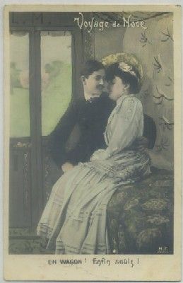 POSTAL DE PAREJA. EN WAGON. ENFIN SEULS