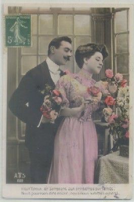 POSTAL DE PAREJA. VIEUX EPOUX, EN SANGEANT AUX PRINTEMPS PARFUMES